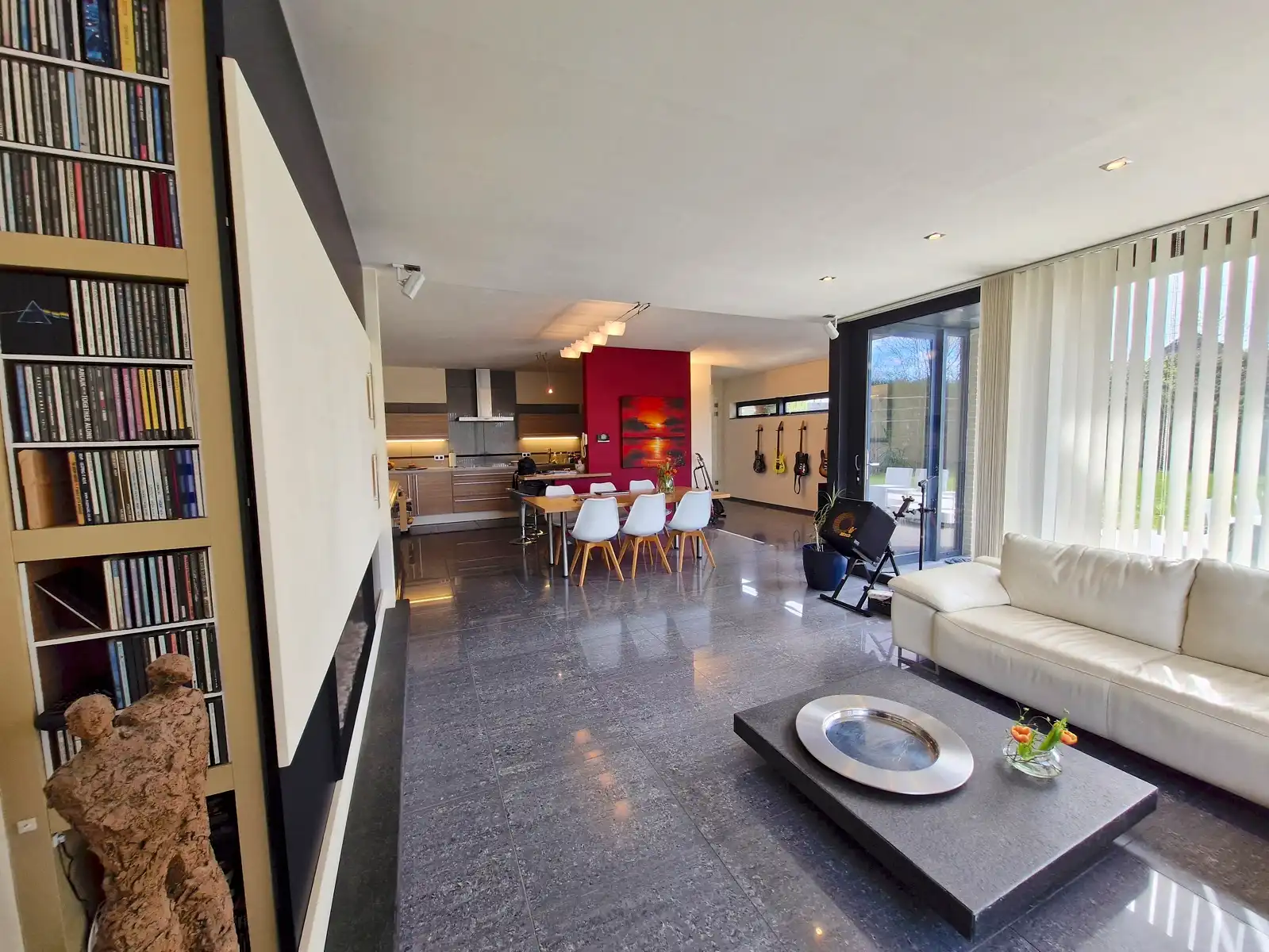 Uitzonderlijke woning met zwemvijver en 4 slaapkamers te Lede! foto 6