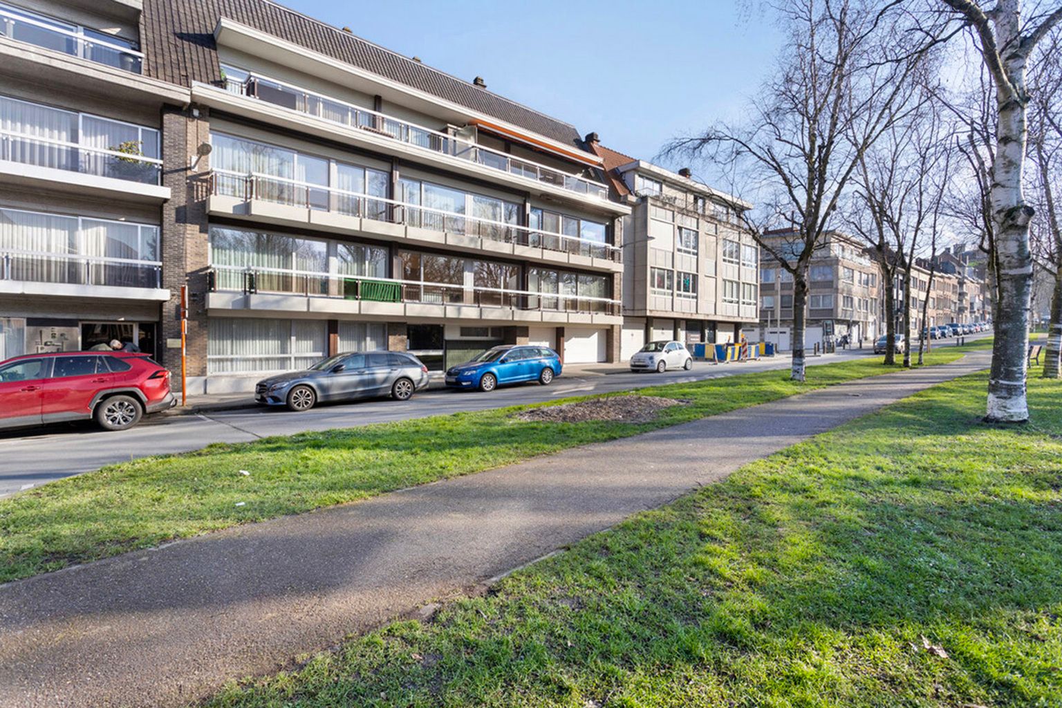 immo DAVID stelt voor: ruim appartement met praktijkruimte foto {{pictureIndex}}