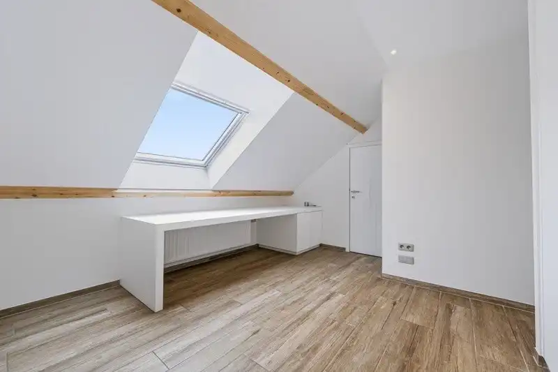 Karaktevolle eengezinswoning met garage en ruime tuin foto 34