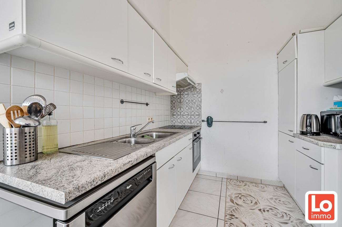 Mooi appartement met 2 slpks, terras en autostaanplaats in centrum Lochristi foto 5