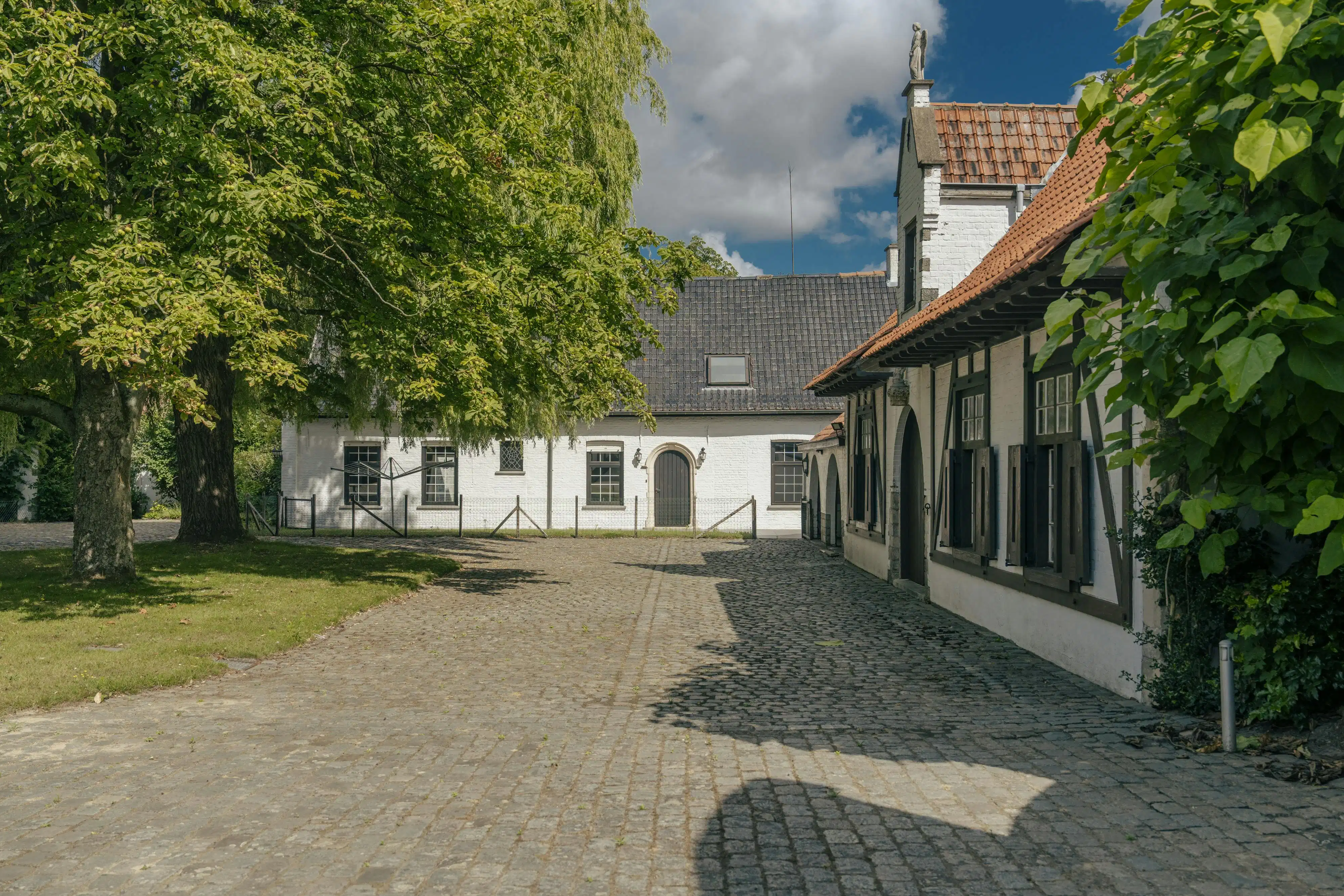 Unieke villa met vijver te koop aan de rand van Roeselare foto 37