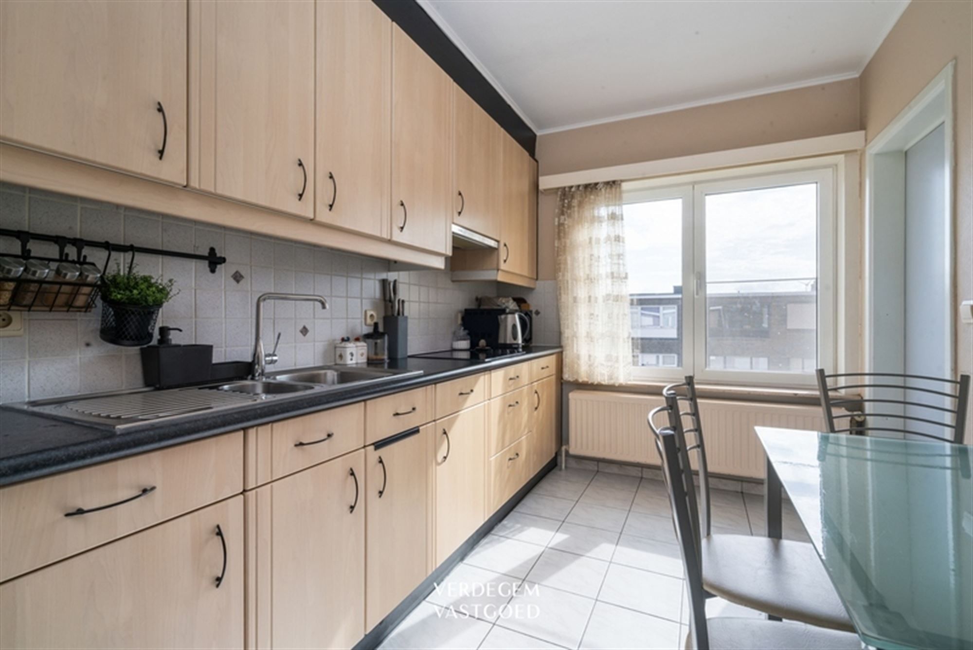 Instapklaar appartement met 2 slaapkamers en garage foto 5