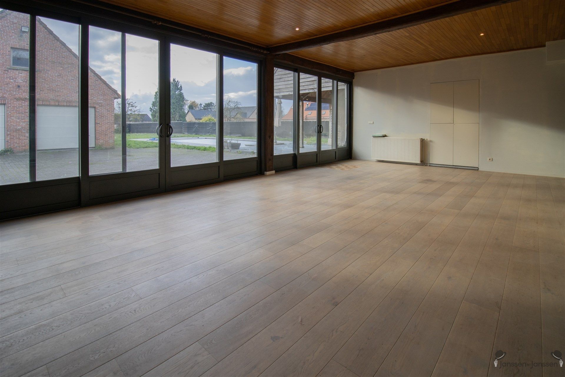 Rustig gelegen villa met min. 5 slaapkamers, ruime garage en zwembad op 1.876 m² foto 8