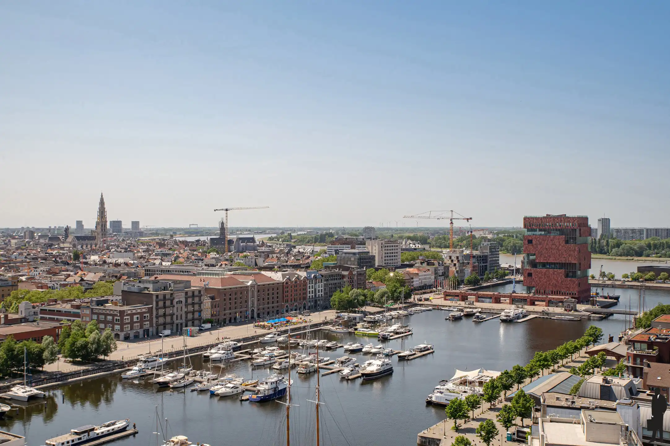 Exclusief wonen met adembenemend panoramisch uitzicht in hartje Antwerpen foto 3