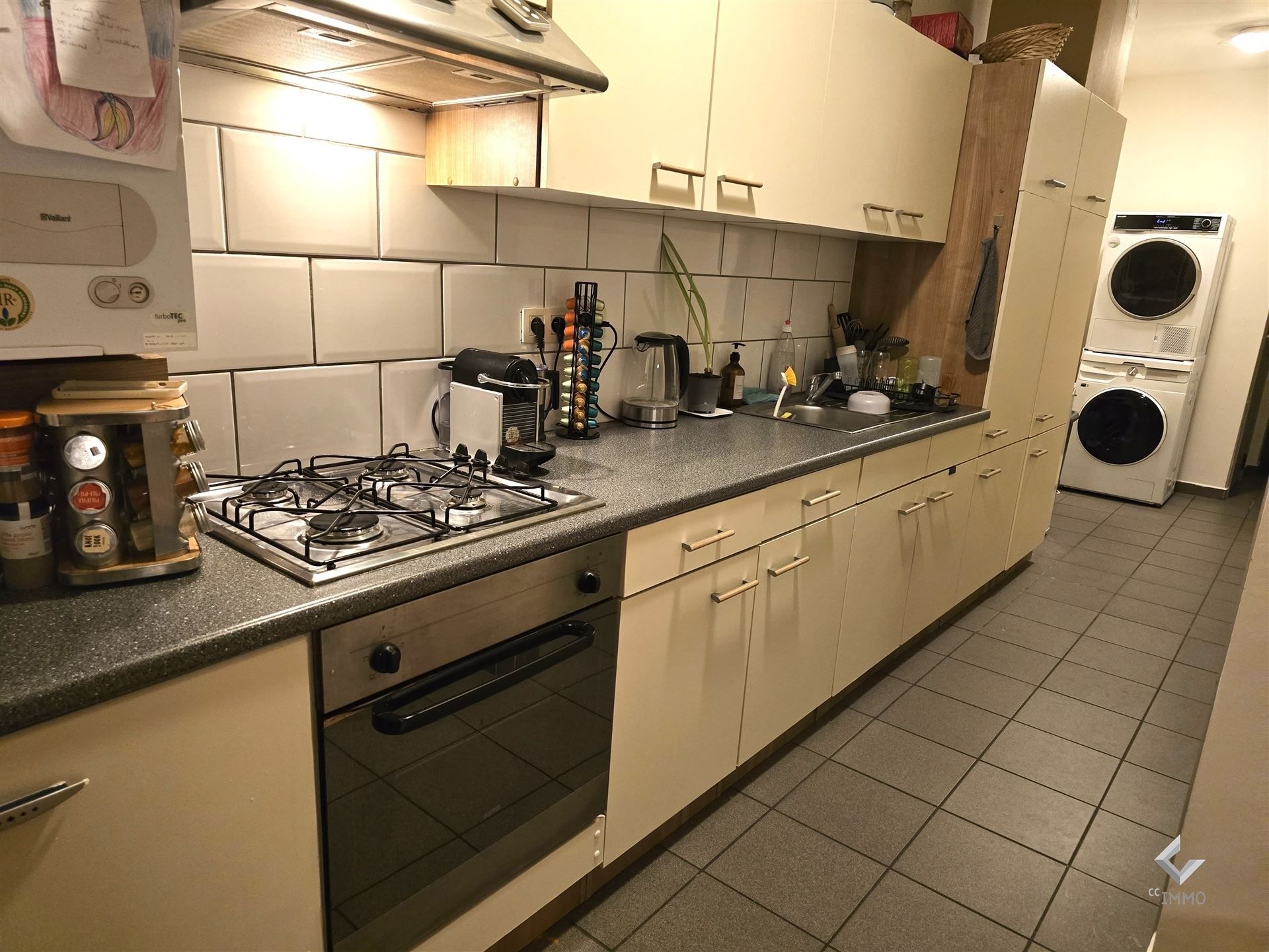 1 slpk appartement in het gezellige Sint-Andries! foto 3