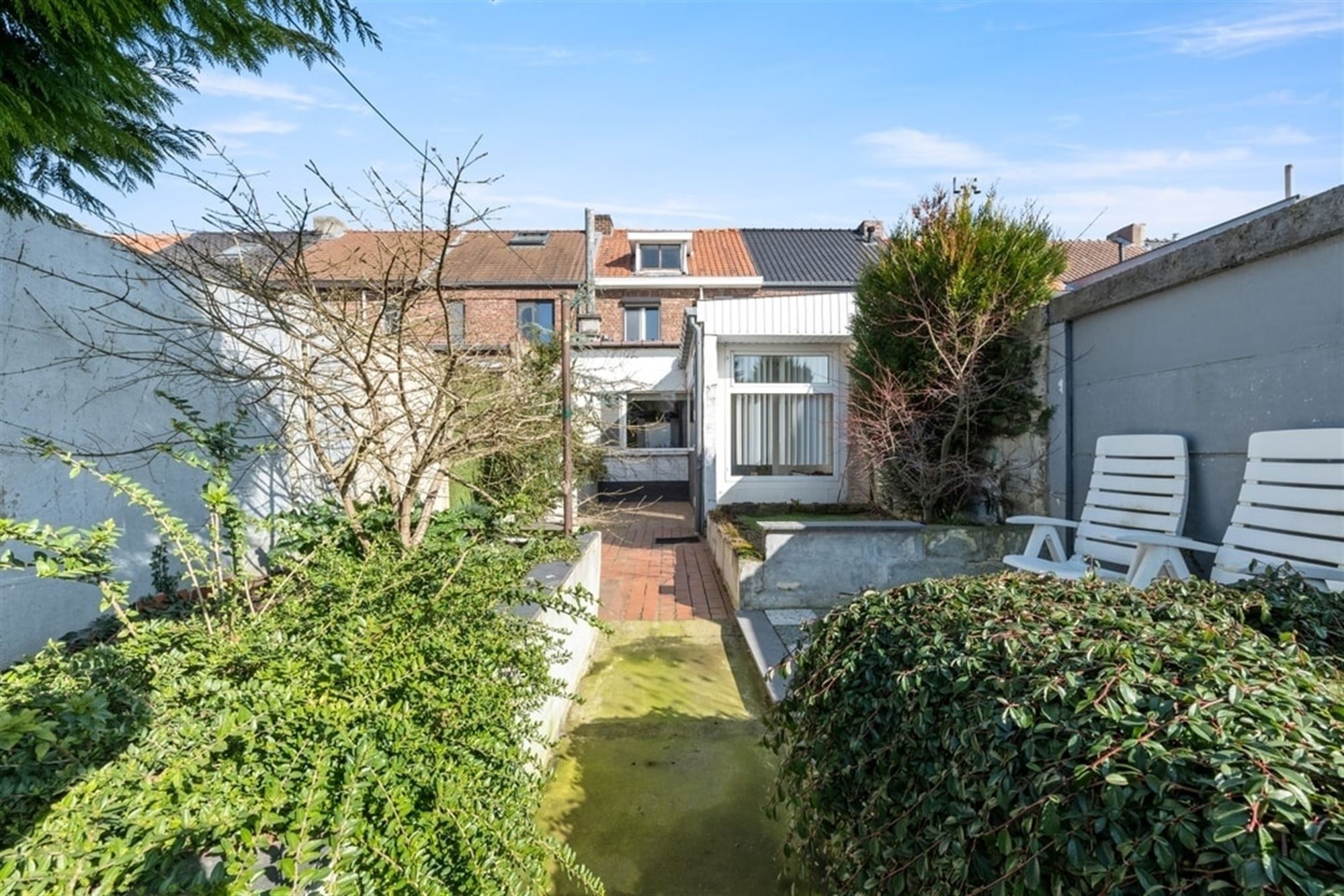 OP TE FRISSEN RIJWONING VLAKBIJ HET CENTRUM VAN TONGEREN  foto 26