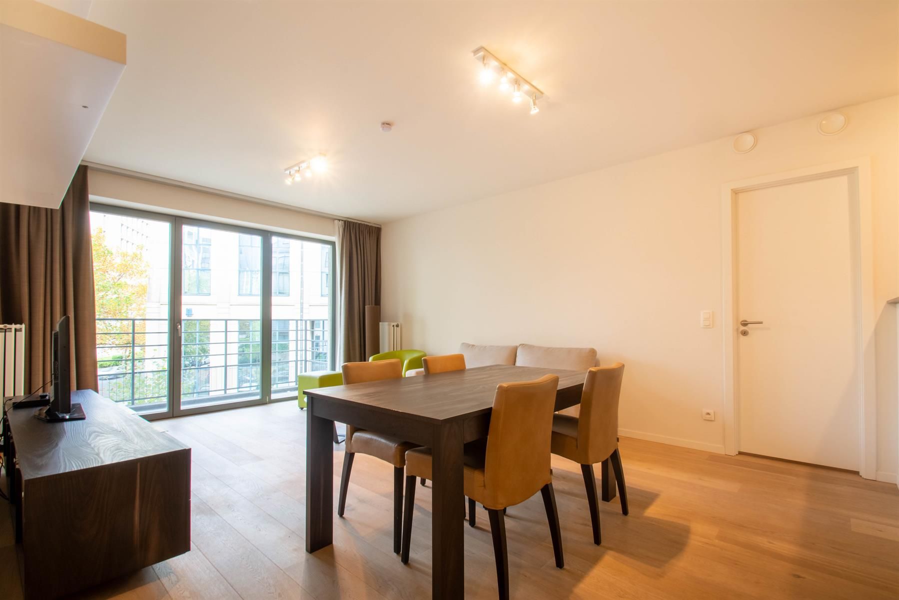 Prachtig 2 slpk appartement met TERRAS (NAVO) foto 3