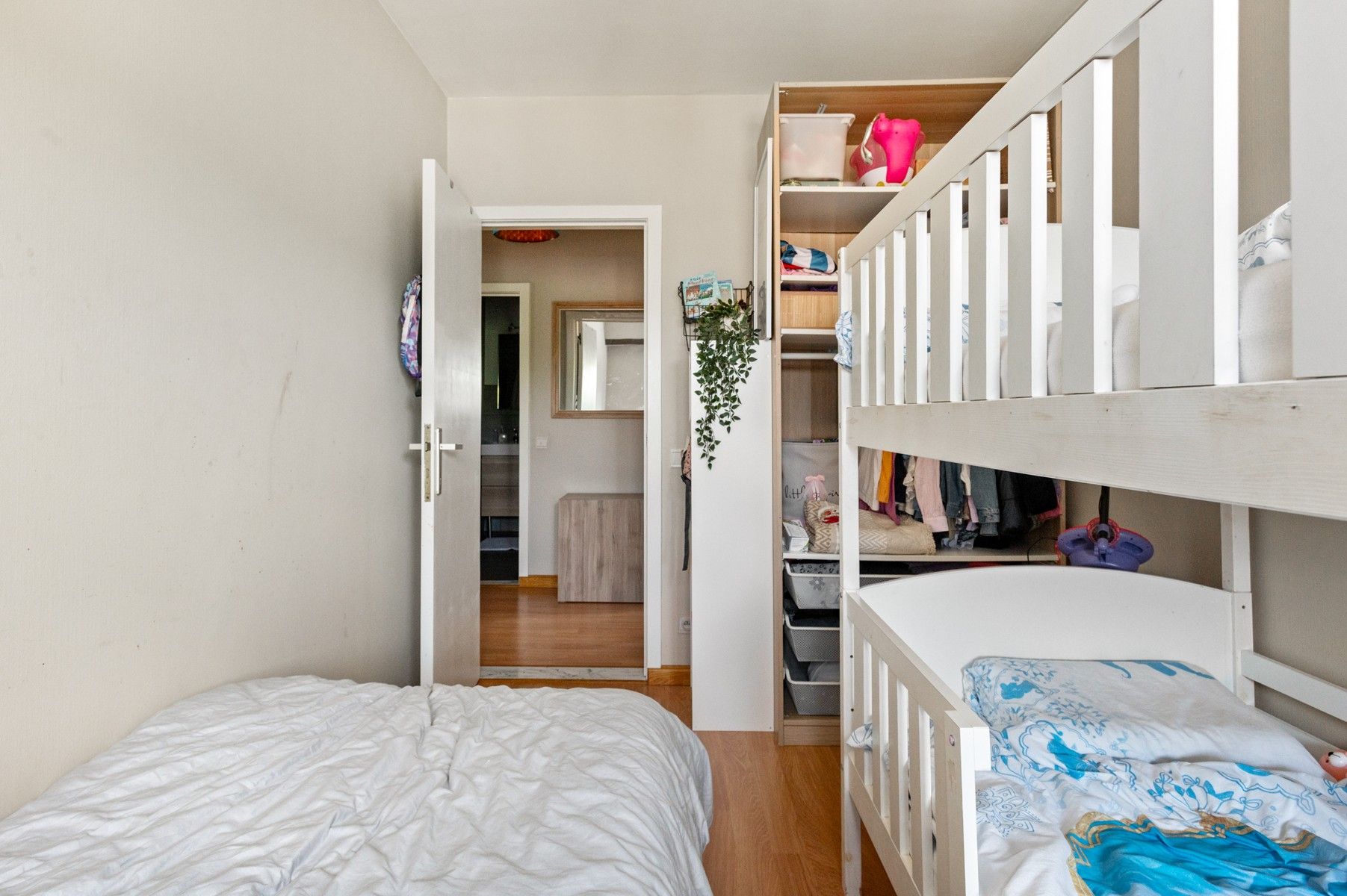 Instapklaar appartement met garage foto 11