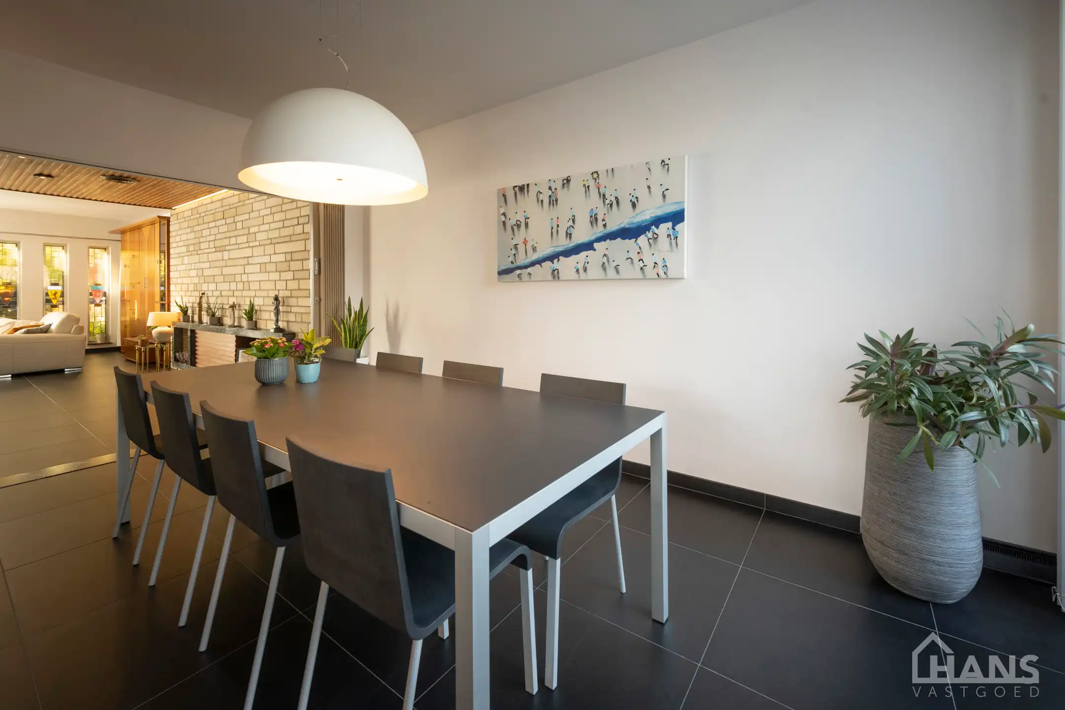 Karaktervolle halfopen bebouwing met uitzonderlijke bijgebouwen. foto 9
