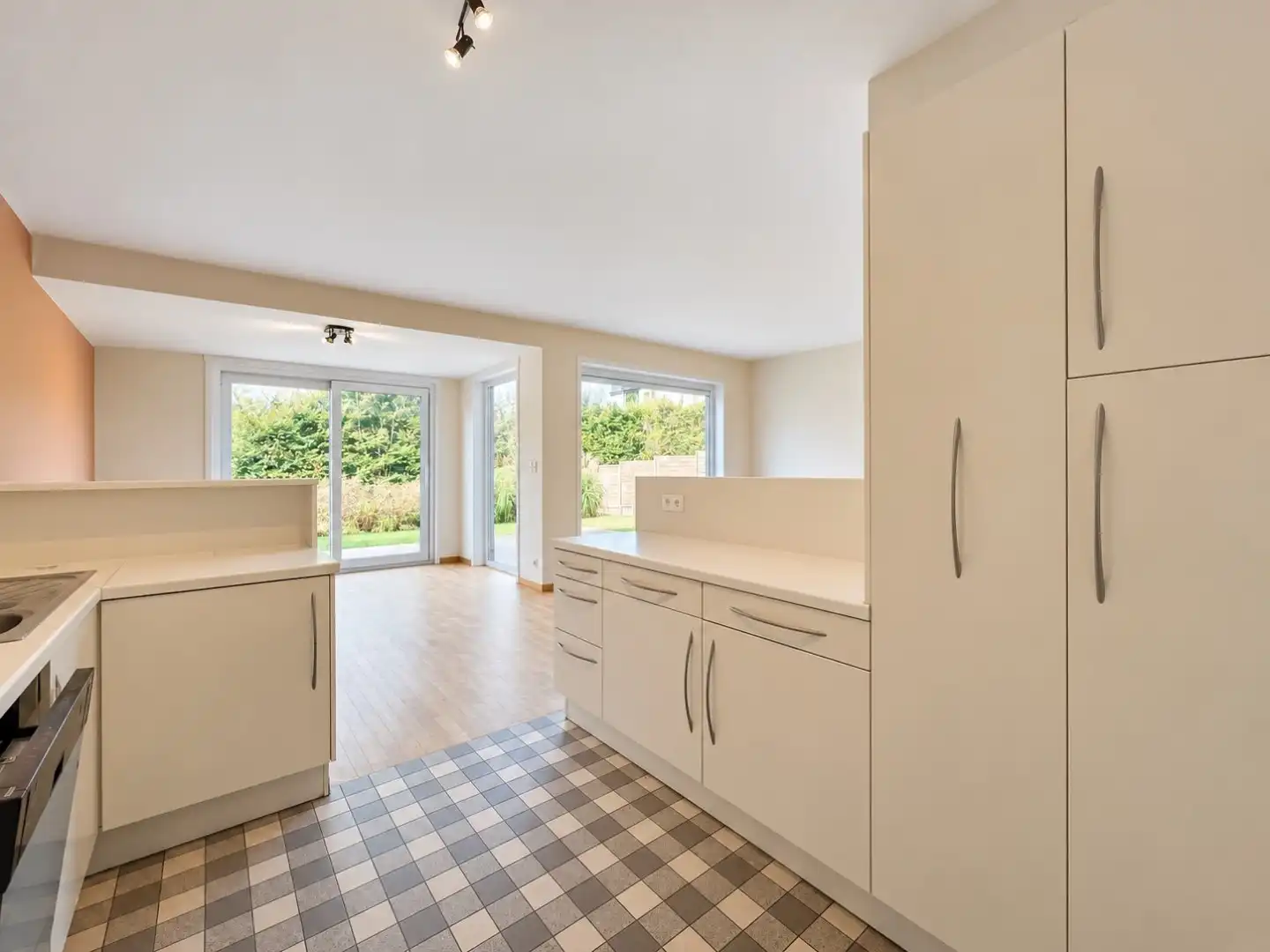 LIEVEGEM – Halfopen woning met 3 slaapkamers en rustige tuin foto 8