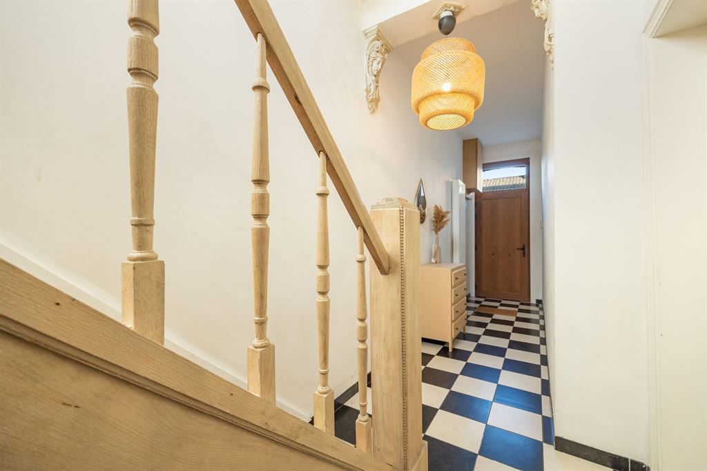 Stijlvol gerenoveerde woning met 3 slaapkamers foto 26