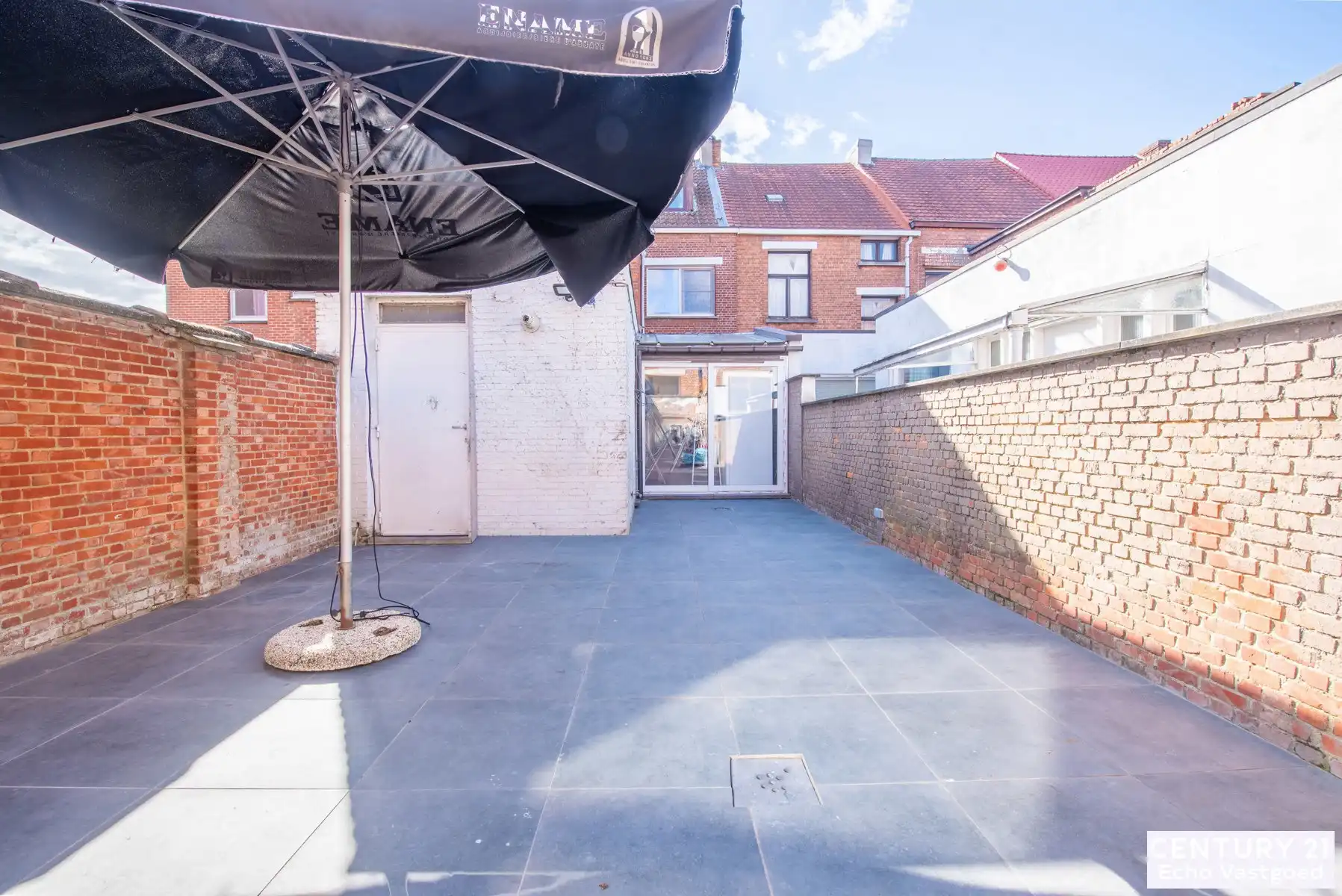 Ruime, gerenoveerde woning met 4 slpk en stadstuin foto 25