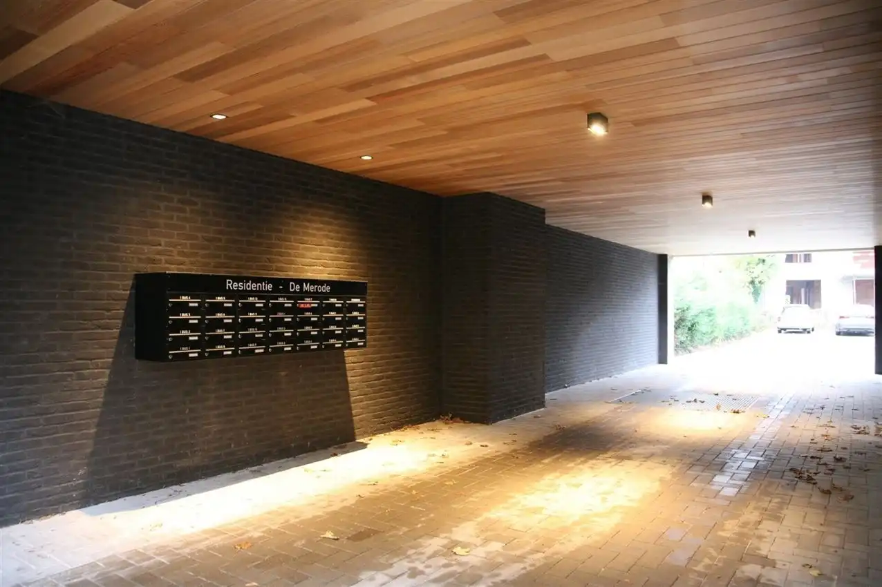 Gelijkvloers app. met 2 slpk., terras en garage, rustigere ligging foto 20