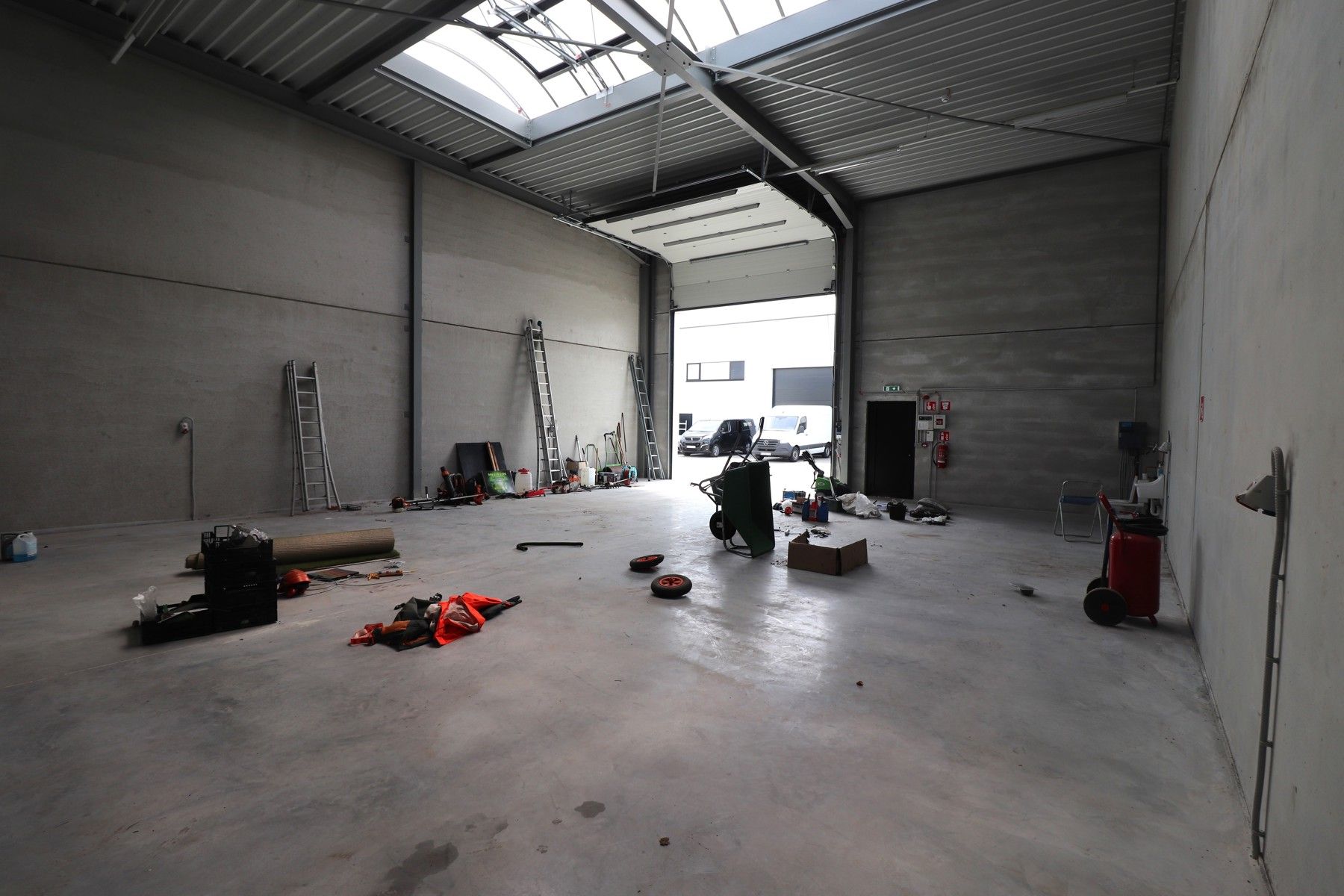 Recente KMO-unit van 163m² in Weelde. foto 4