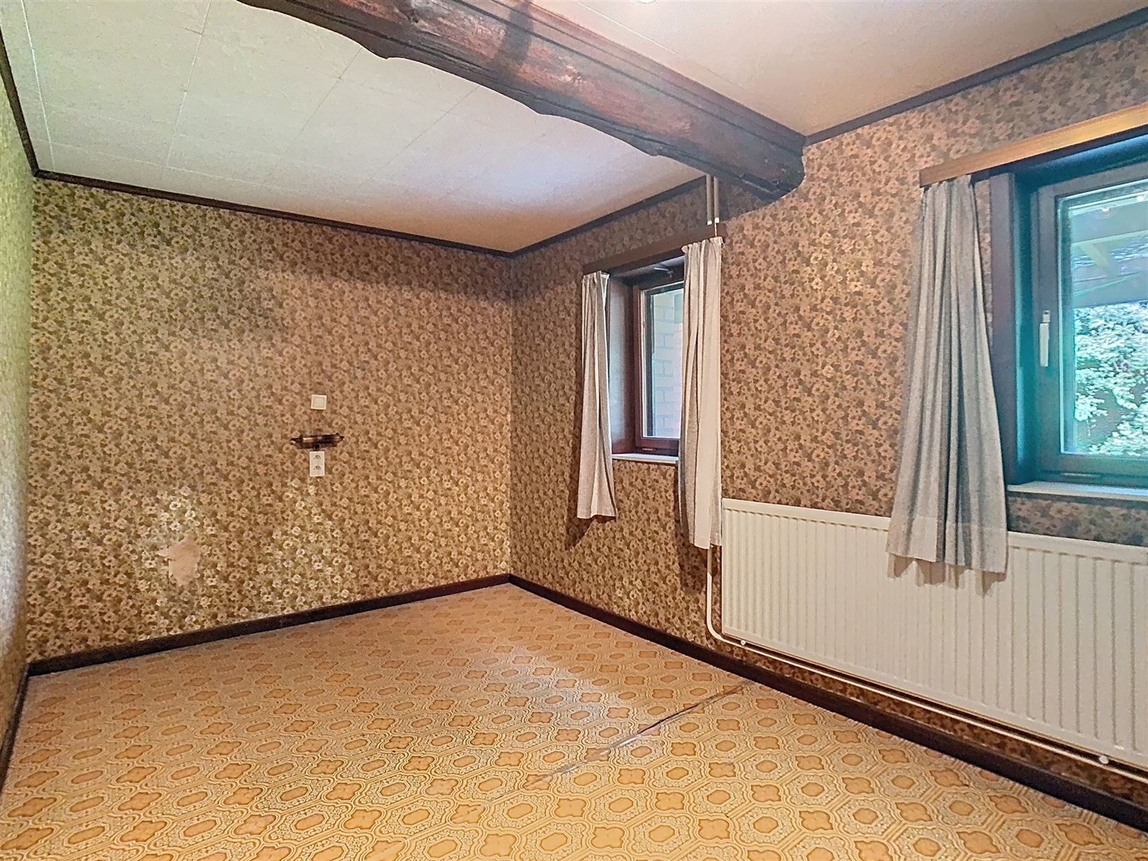 Landelijk gelegen te verbouwen woning! foto 6