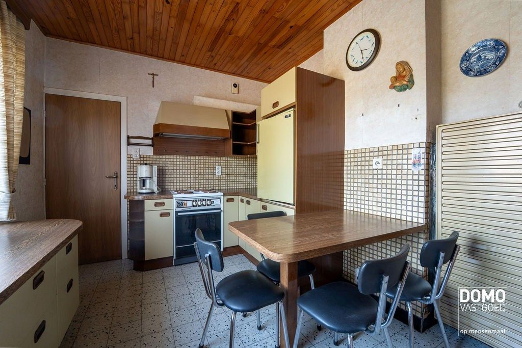 Te renoveren woning met grote tuin en achterliggende stal  foto 8