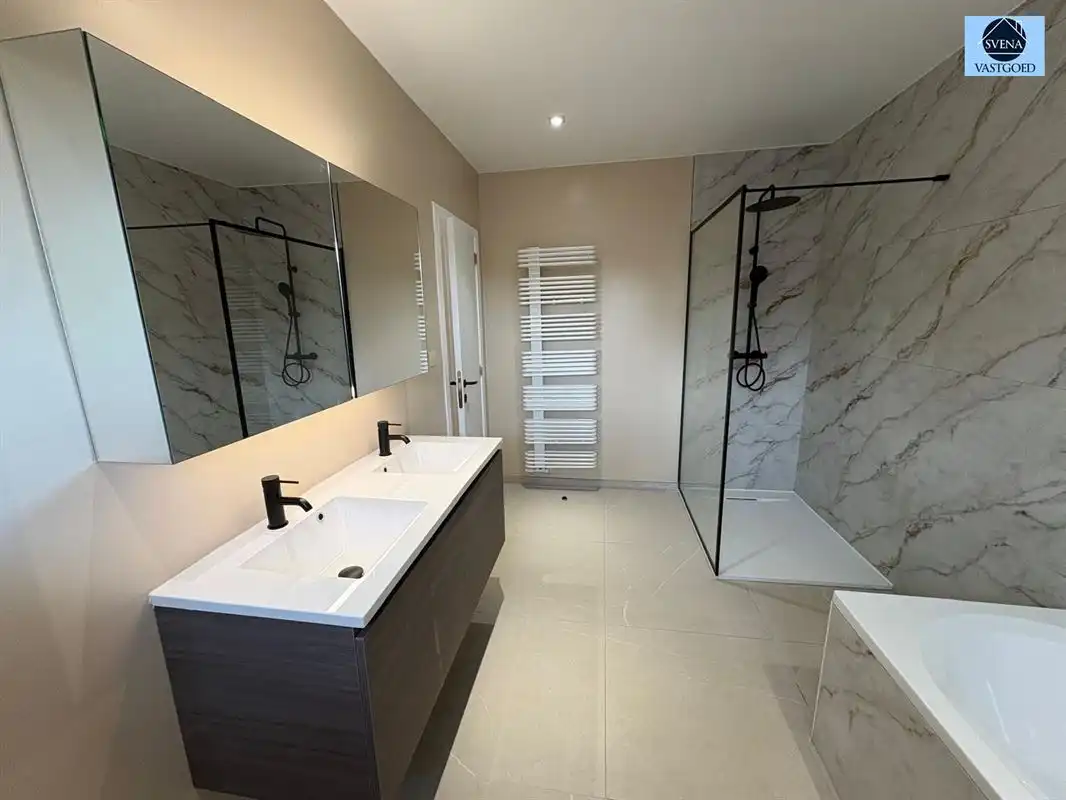 ZEER MOOIE WONING MET 4 SLAAPKAMERS foto 15