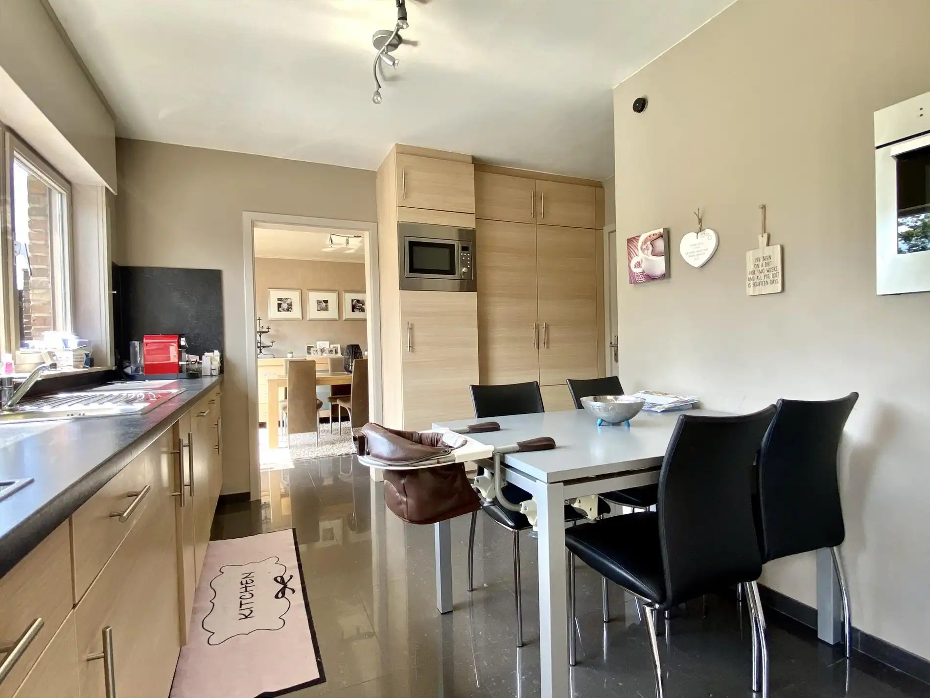 Ruime woning met tuin - 4 slaapkamers - doodlopende straat in Heule. foto 7