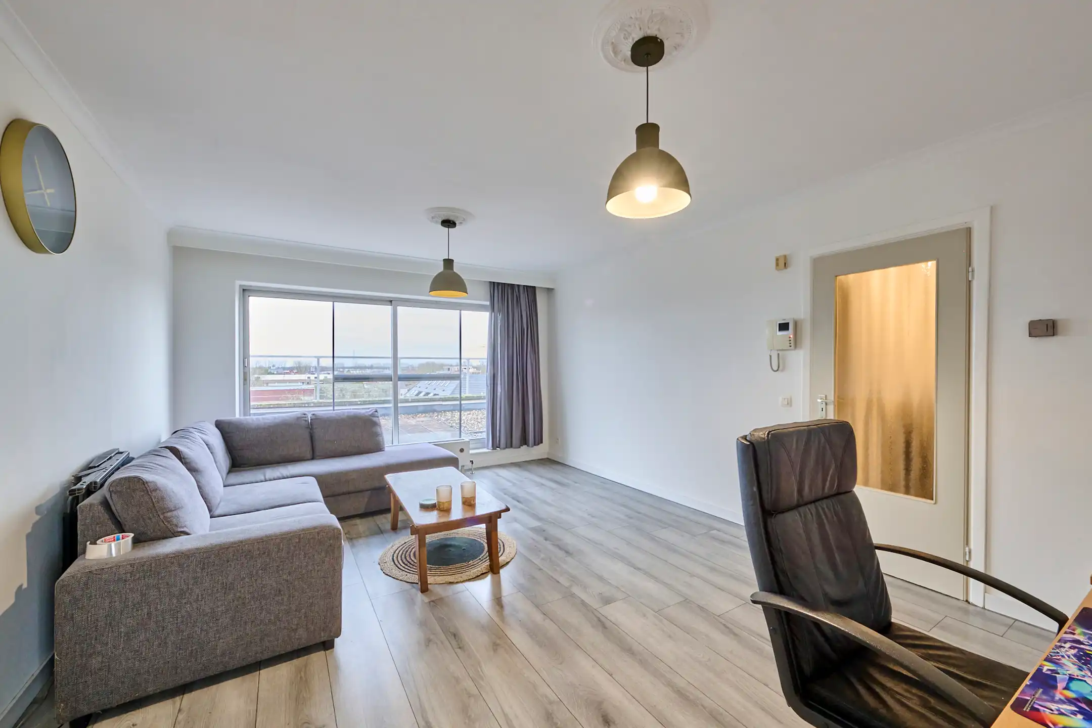 LICHTRIJK APPARTEMENT IN HET CENTRUM MET 2 TERRASSEN foto 3