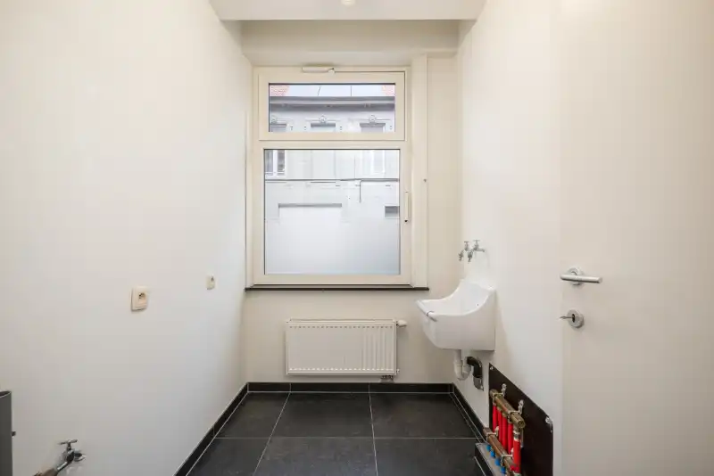 Gerenoveerde rijwoning te centrum Roeselare foto 7