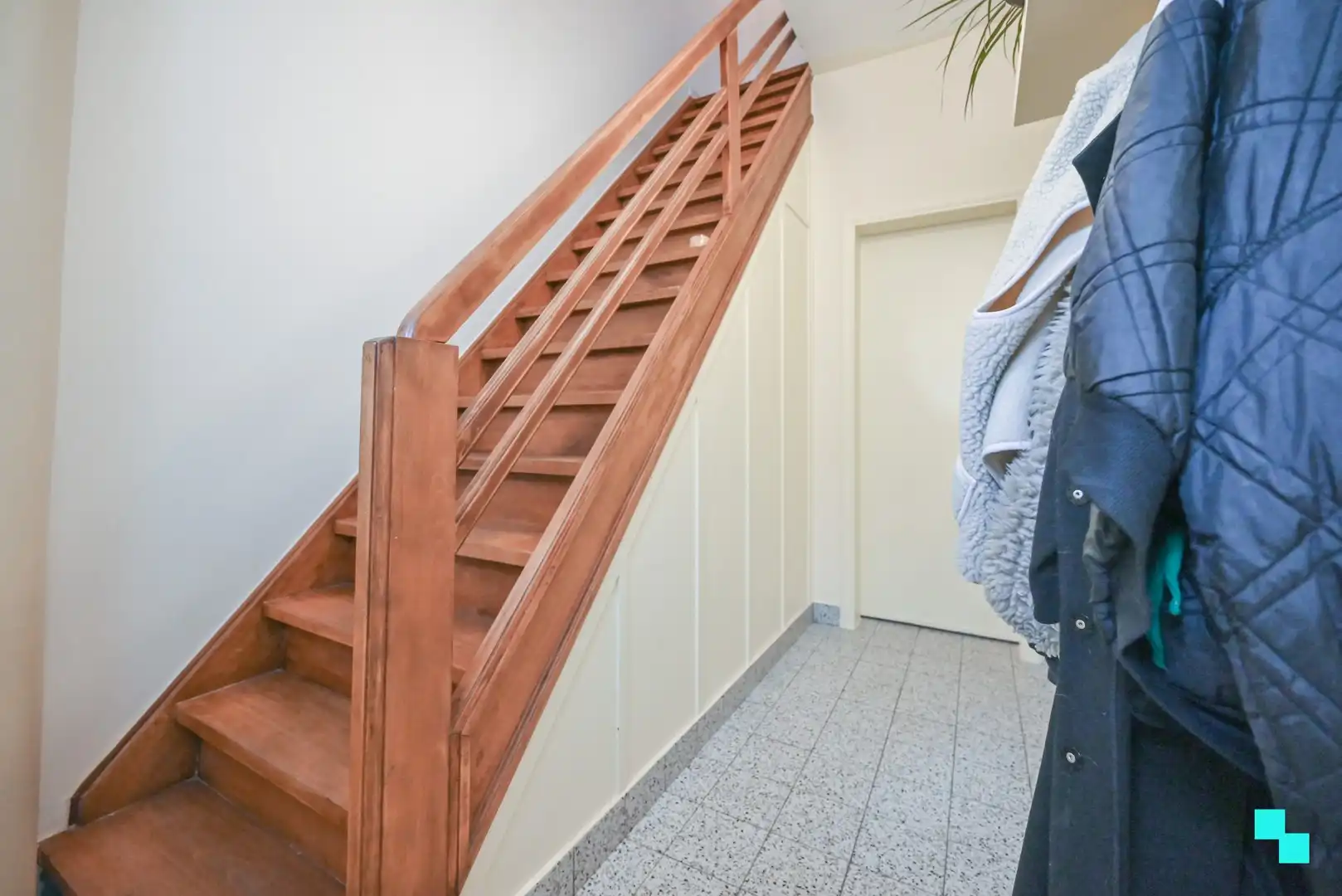 Charmante woning met gezellige stadstuin in het hartje van Izegem foto 2