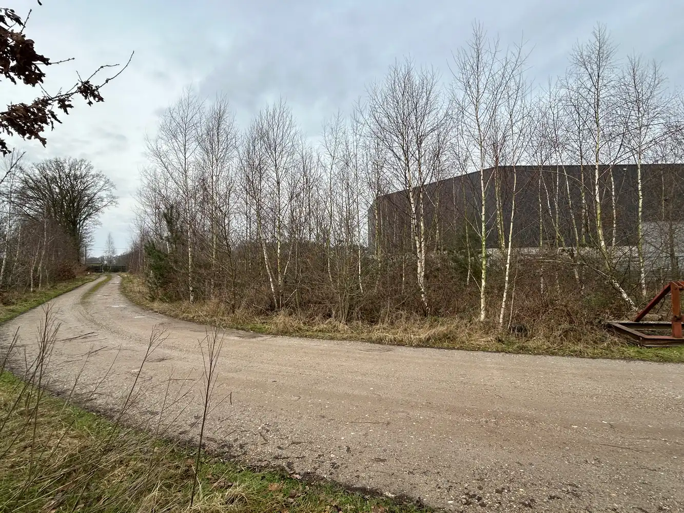 BEDRIJGSPANDEN MET KANTOREN EN MACHINES EN ROLLEND MATERIEEL foto 33