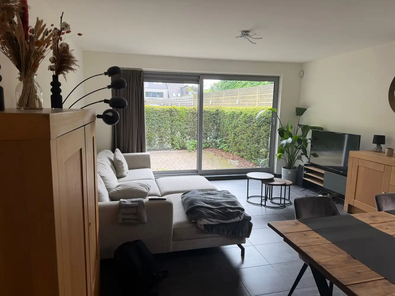 Gelijkvloers appartement met terras foto {{pictureIndex}}