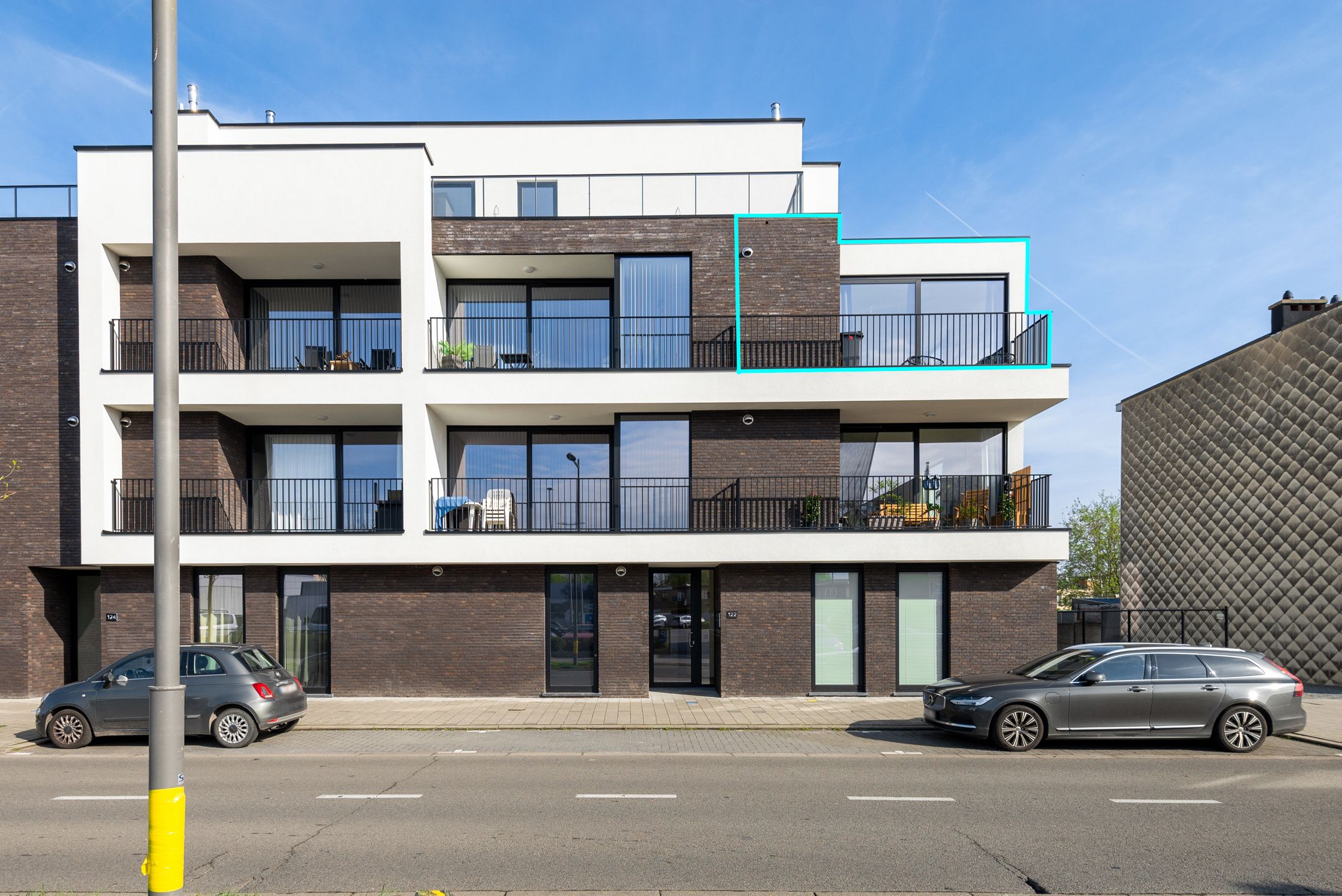 Nieuwbouw 2-slpk appartement met terras foto 1