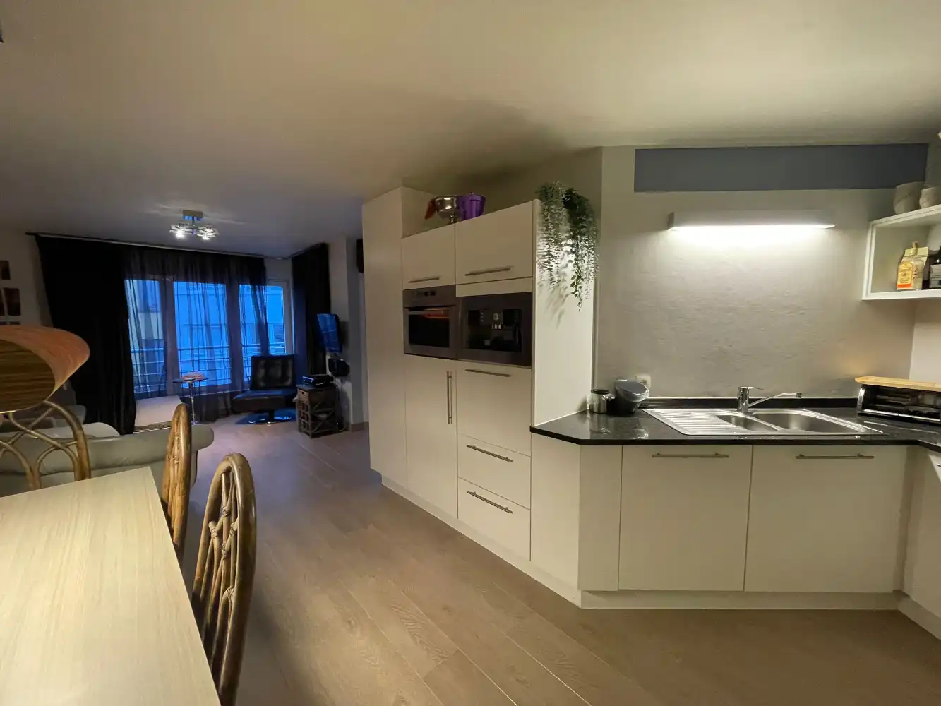 Lichtrijk appartement met zijdelings zicht op de haven in hartje Oostende foto 30