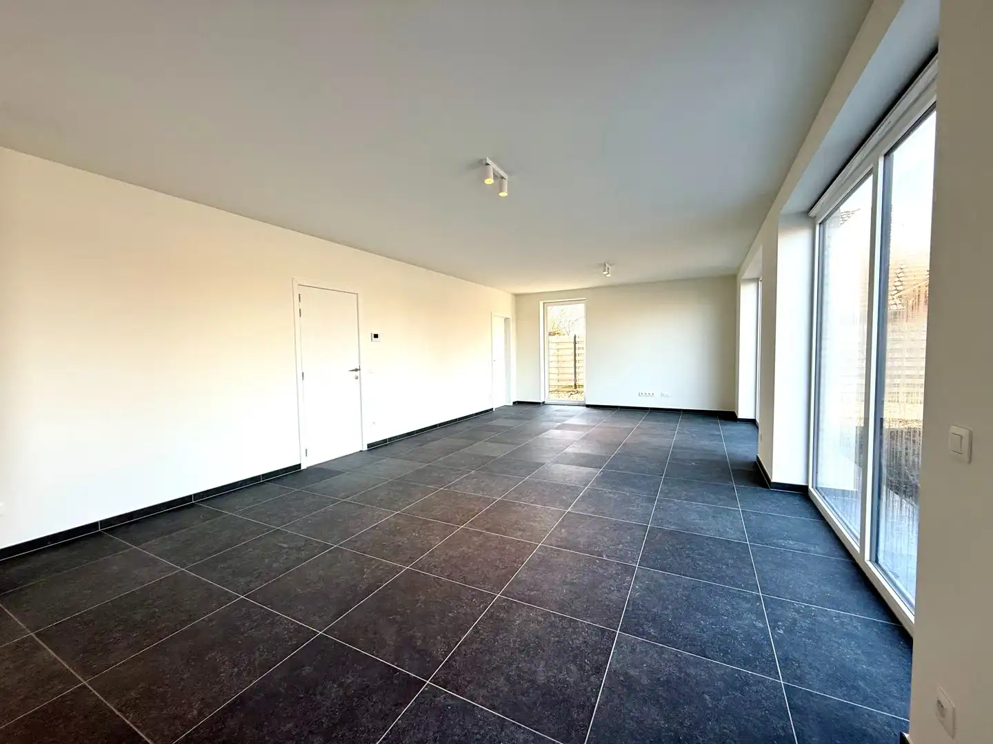 Volledig nieuwbouw, verrassend ruime en lichtrijke gezinswoning met 3 slaapkamers foto 12