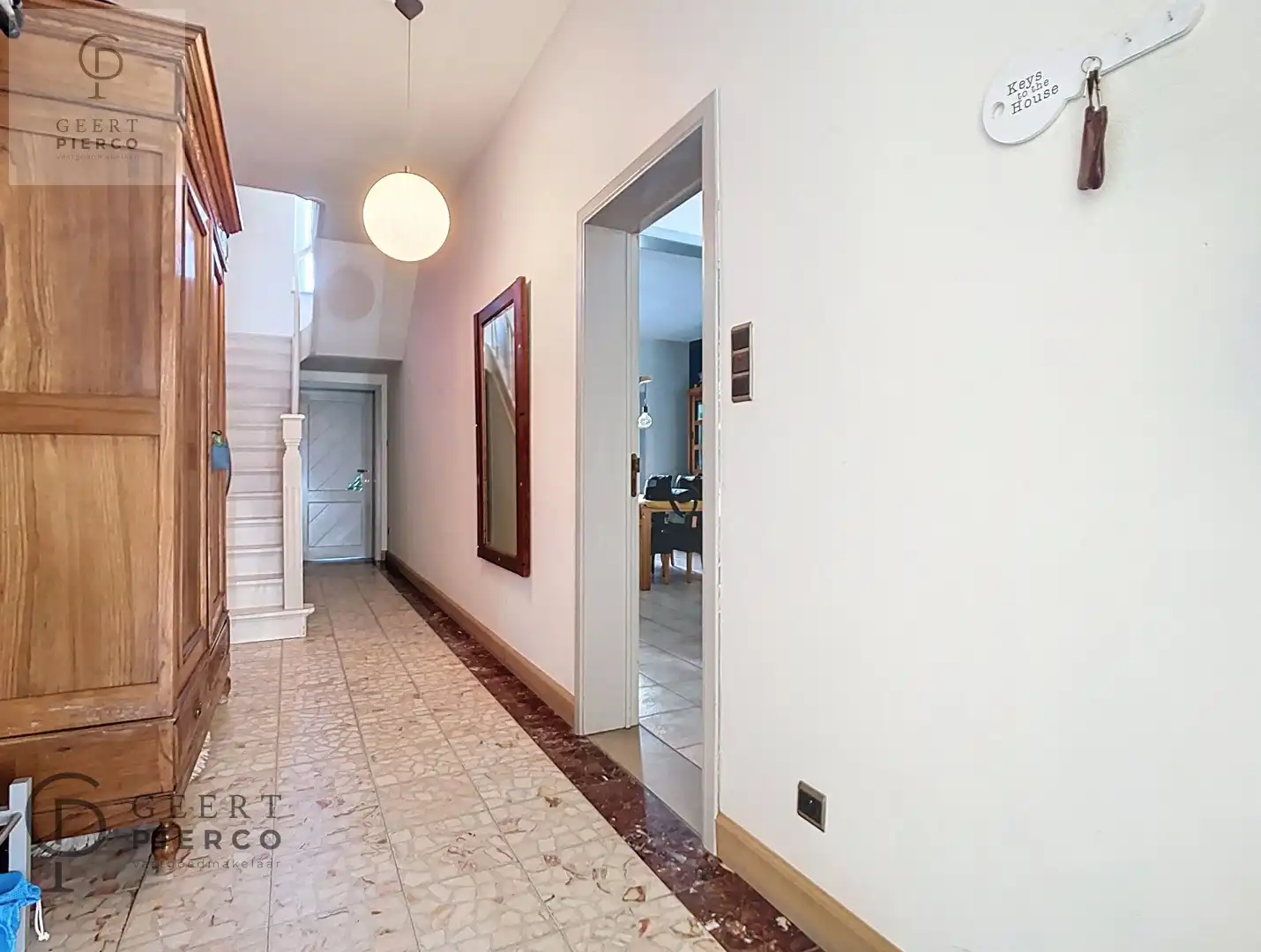 Prachtige stadswoning volledig instapklaar, in het hartje van Landen foto 2