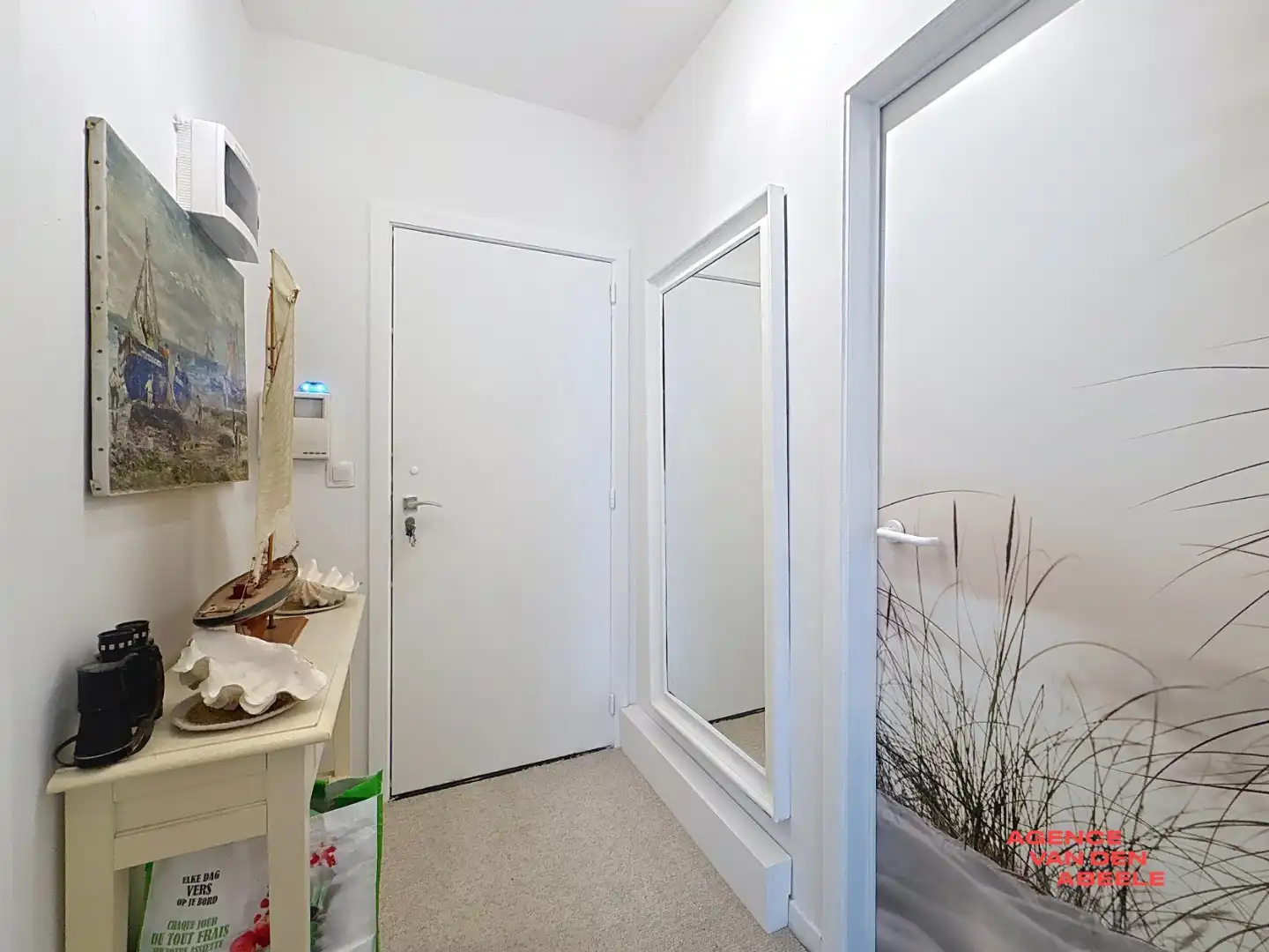 Gelijkvloers appartement in rustige zijstraat nabij de kust foto 3