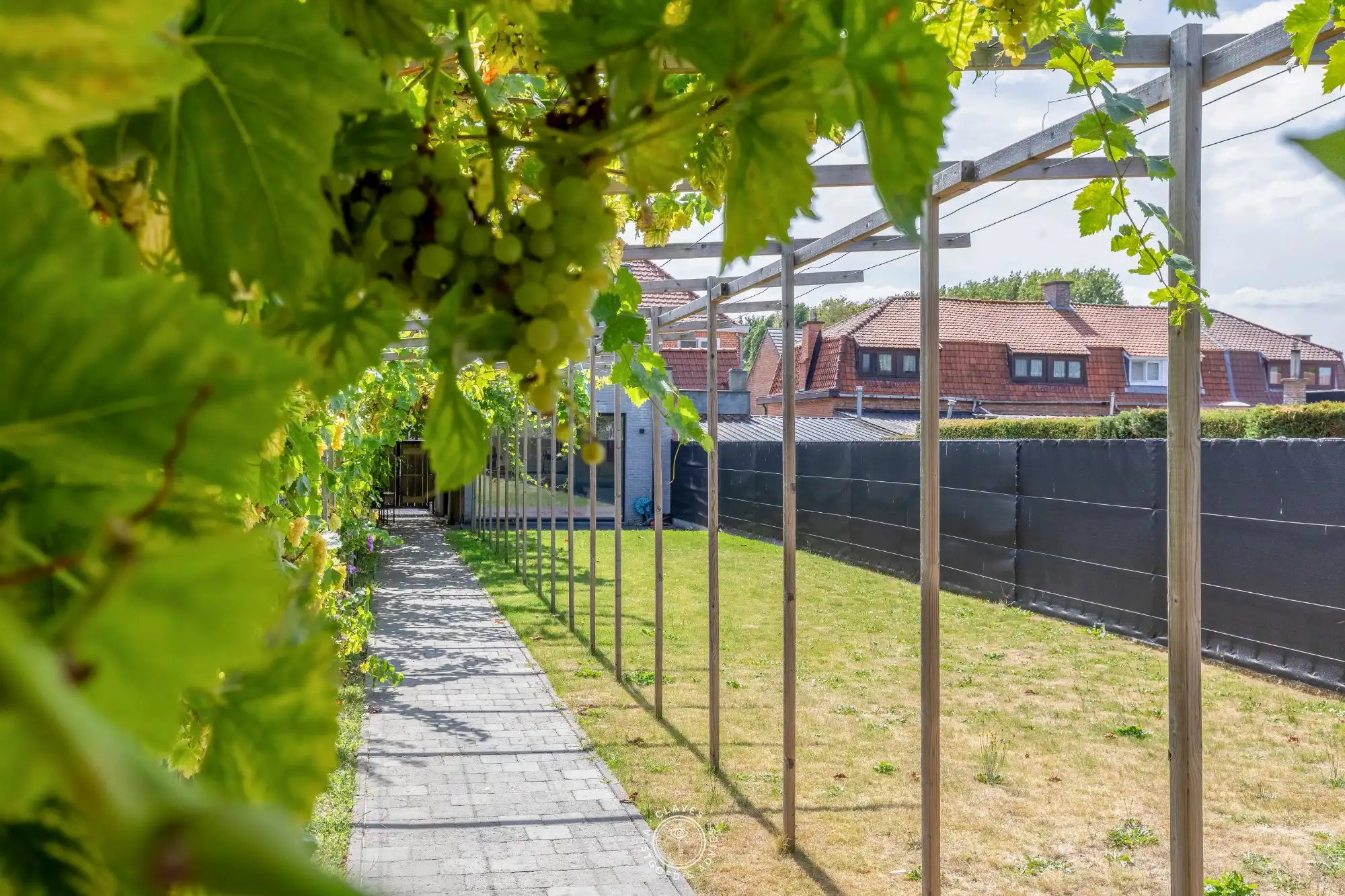 Volledig vernieuwde halfopen bebouwing in het geliefde Nieuwkerken foto 5