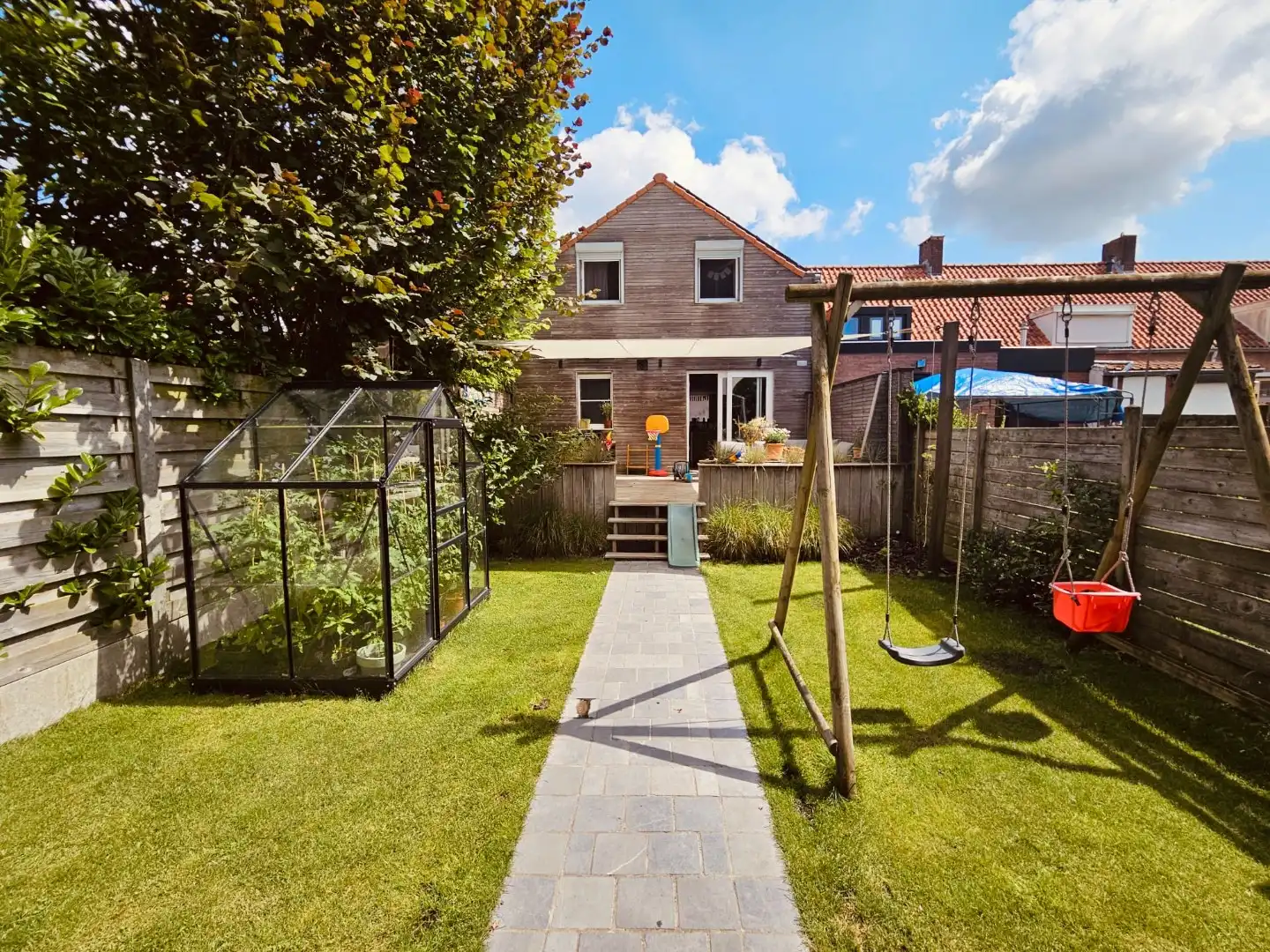 Moderne uitgebouwde woning in centrum Sluis foto {{pictureIndex}}