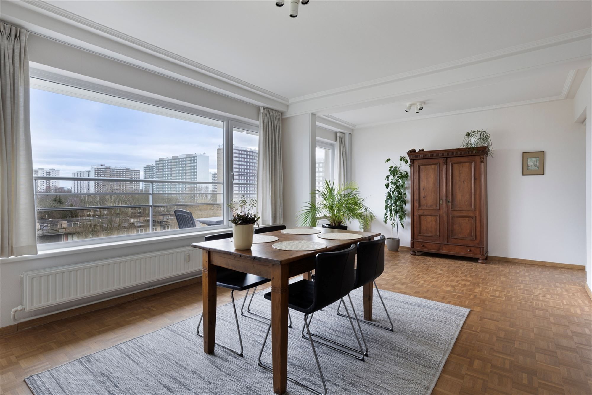 Instapklaar appartement met drie slaapkamers foto 3