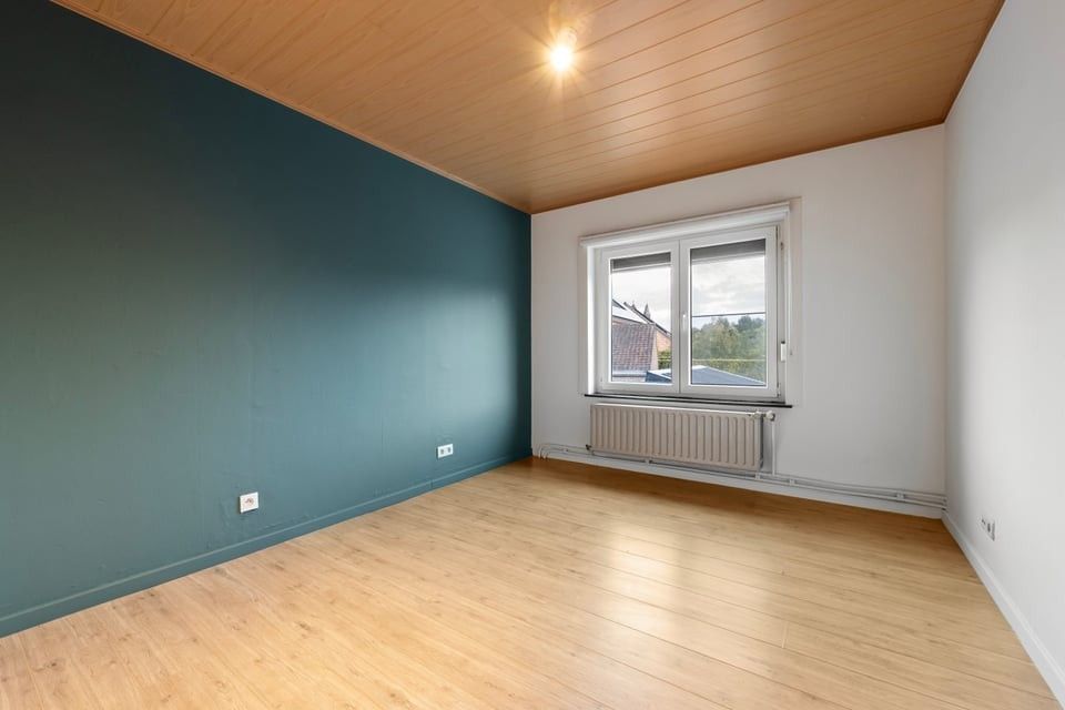 RUIME, INSTAPKLARE WONING MET 4 SLAAPKAMERS EN EEN ZONNIGE TUIN TE HEERS foto 24