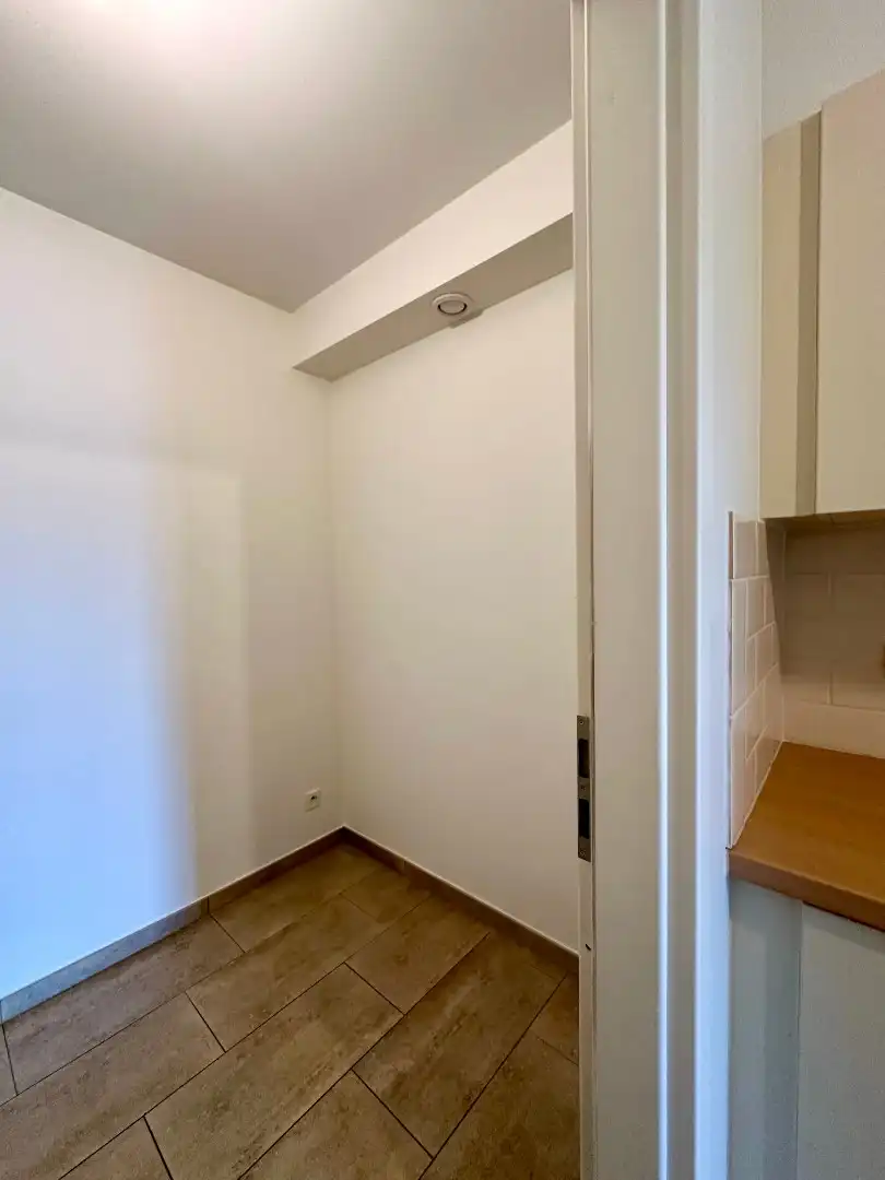 Appartement op centrale ligging te Sint-Andries foto 5