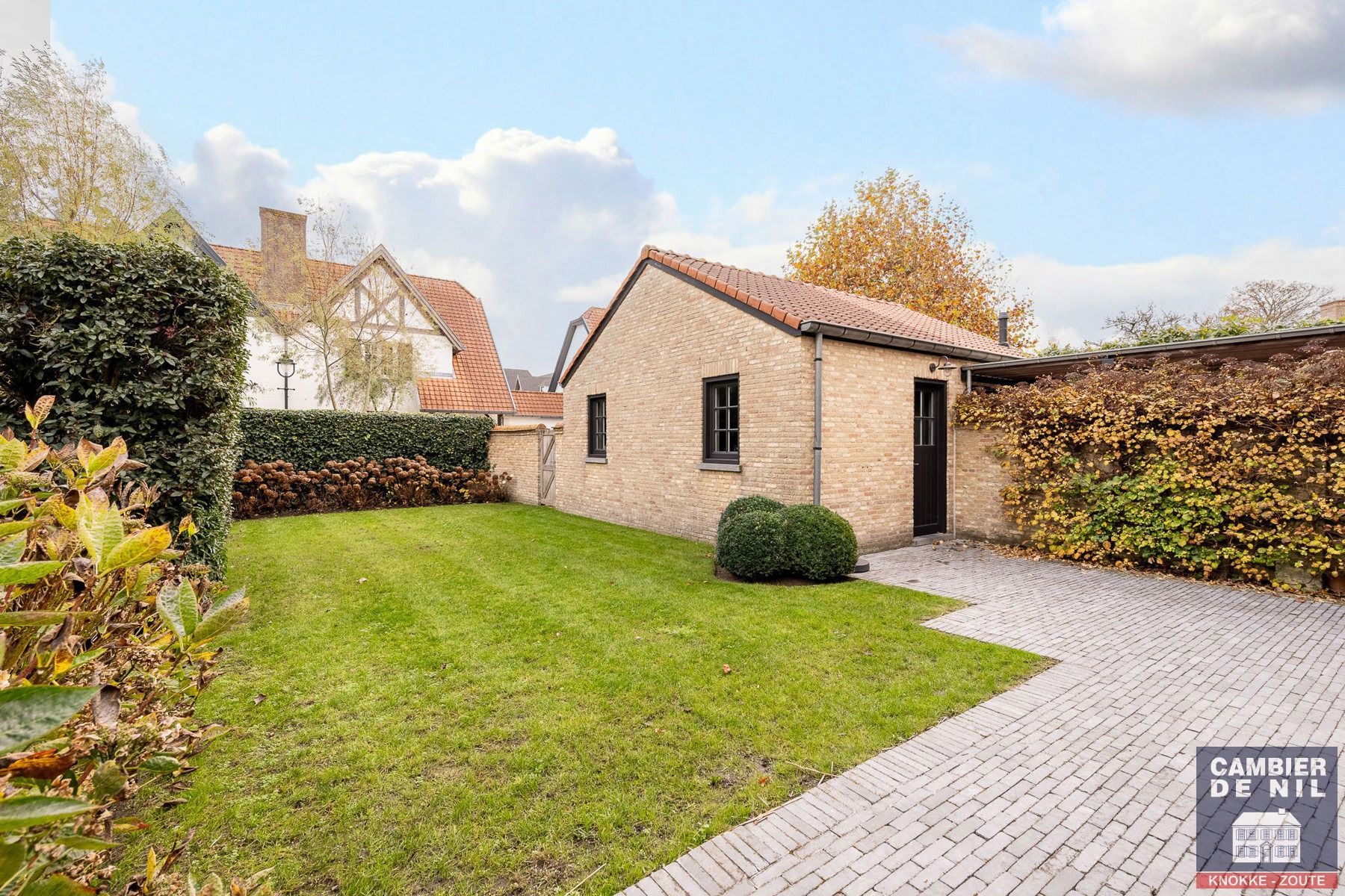 Instapklare , gemeubelde woning gelegen in Oud-Knokke vlakbij de groentenmarkt foto 26