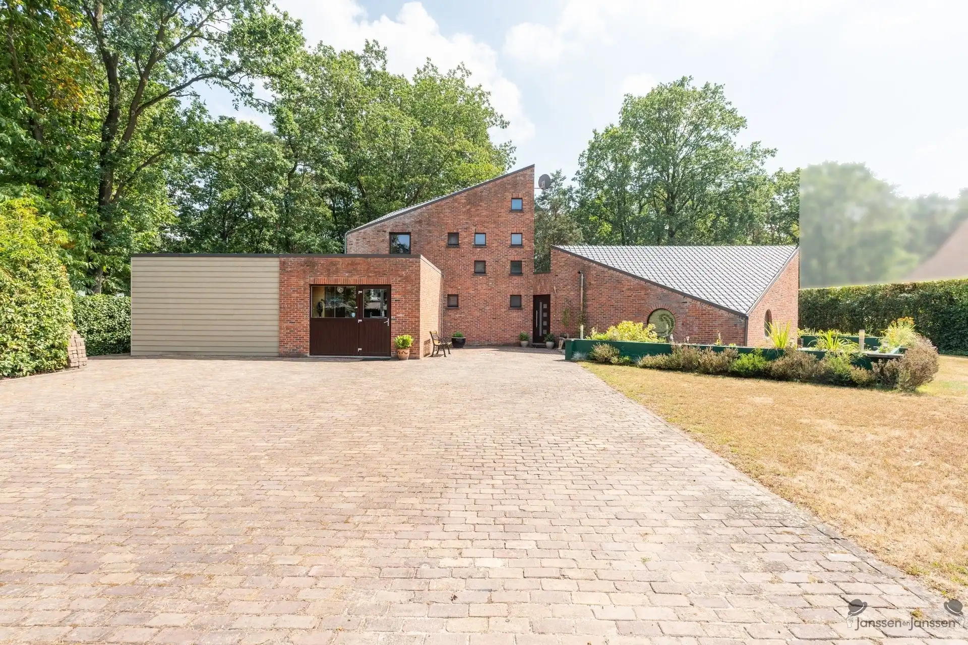 Architecturale woning met 4 slaapkamers op een royaal perceel van 2.012 m² foto 30