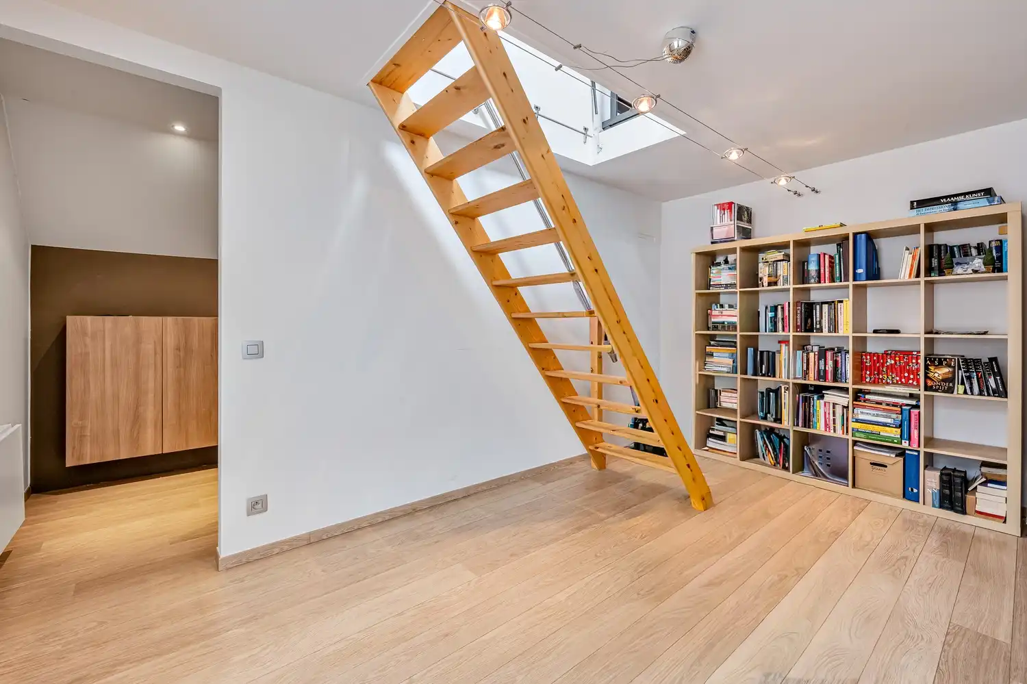 Exclusieve villa met zwembad en adembenemende polderzichten foto 33