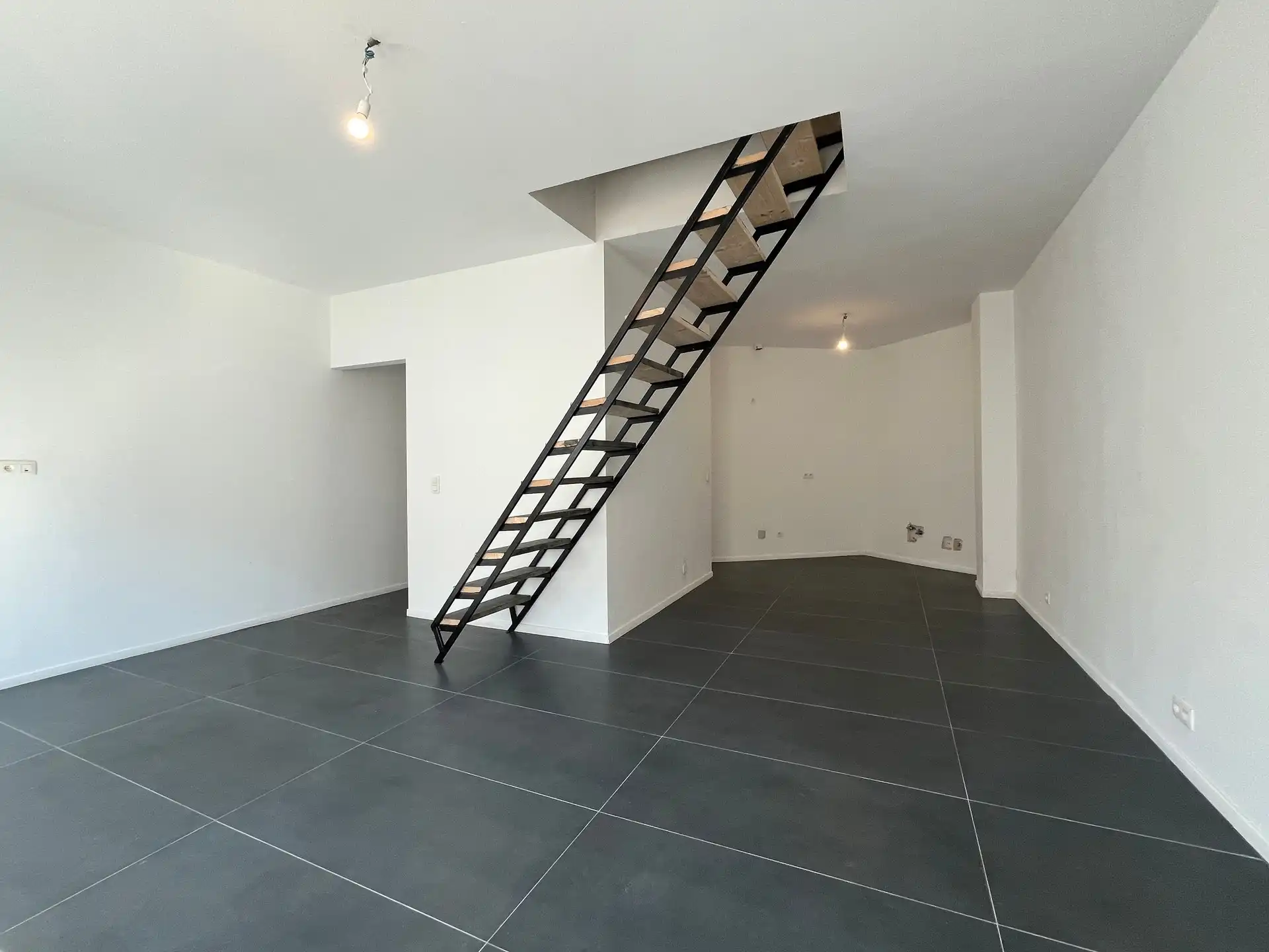Vernieuwd  gebouw met 3 appartementen - gelegen nabij de Troonplaats! foto 18