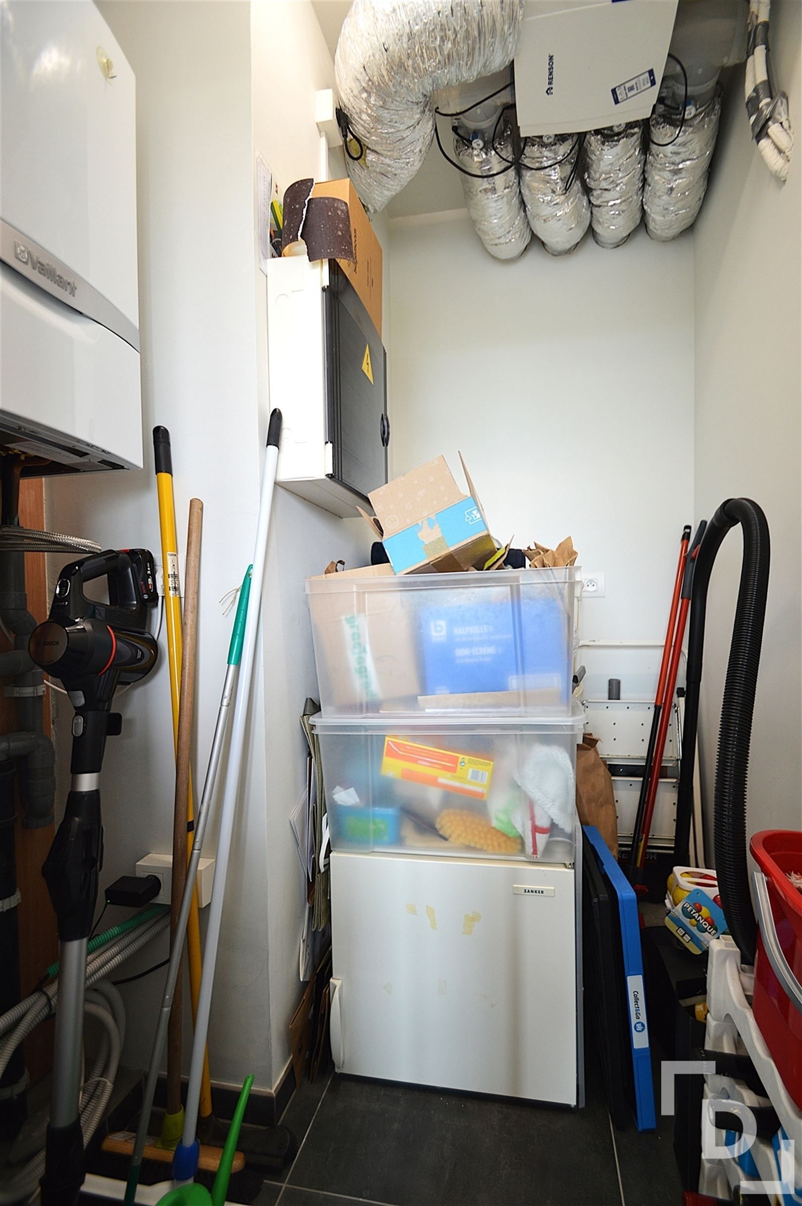 Recent appartement met garage te huur in Ieper. foto 16