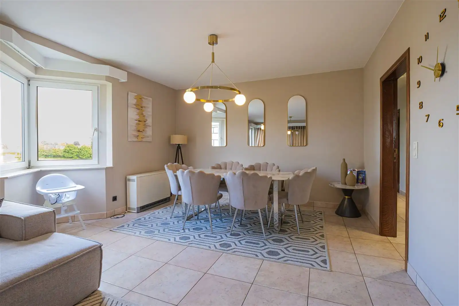2 slaapkamer appartement met staanplaats en kelder foto 2