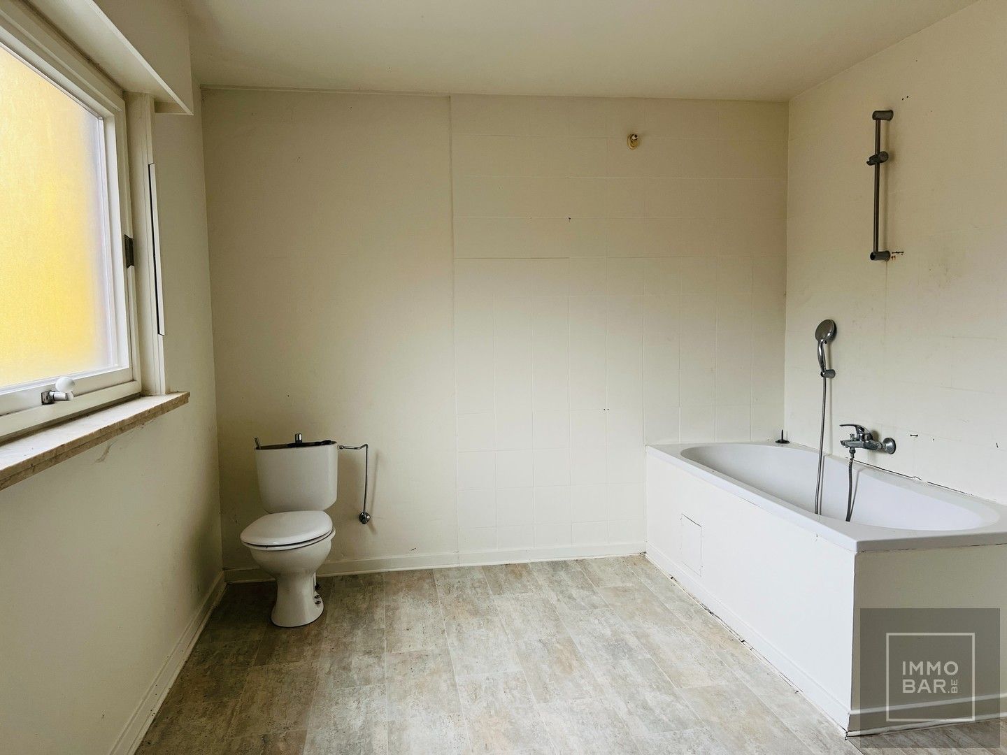 Charmant handelspand met gerenoveerd appartement foto 16