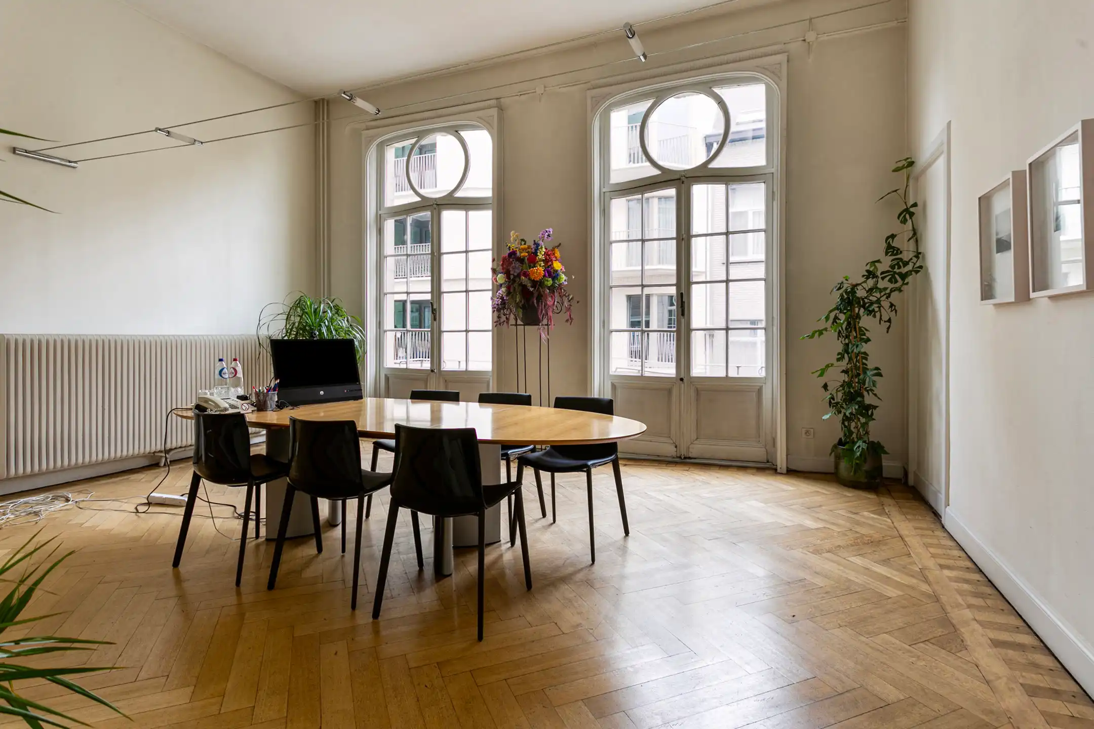 ANTWERPEN - Majestueus gebouw met parking foto 2