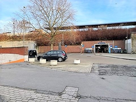 2 Autostaanplaatsen in overdekte garage aan Station Nekkerspoel foto 4