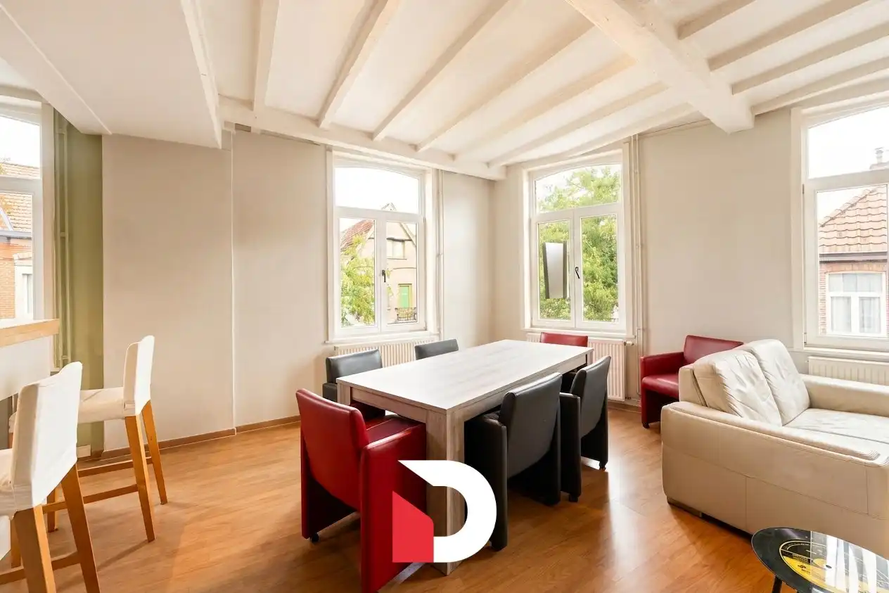 Lichtrijke hoekwoning uitgerust met een polyvalente ruimte / atelierruimte op de gelijkvloerse verdieping. foto 5