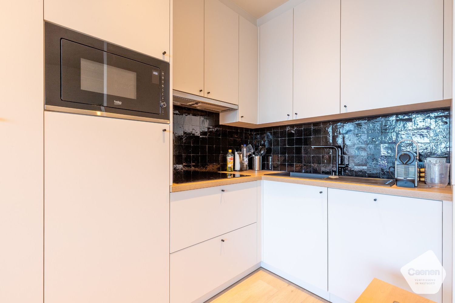 Prachtig gerenoveerd 2-slaapkamer appartement op de Zeedijk foto 5