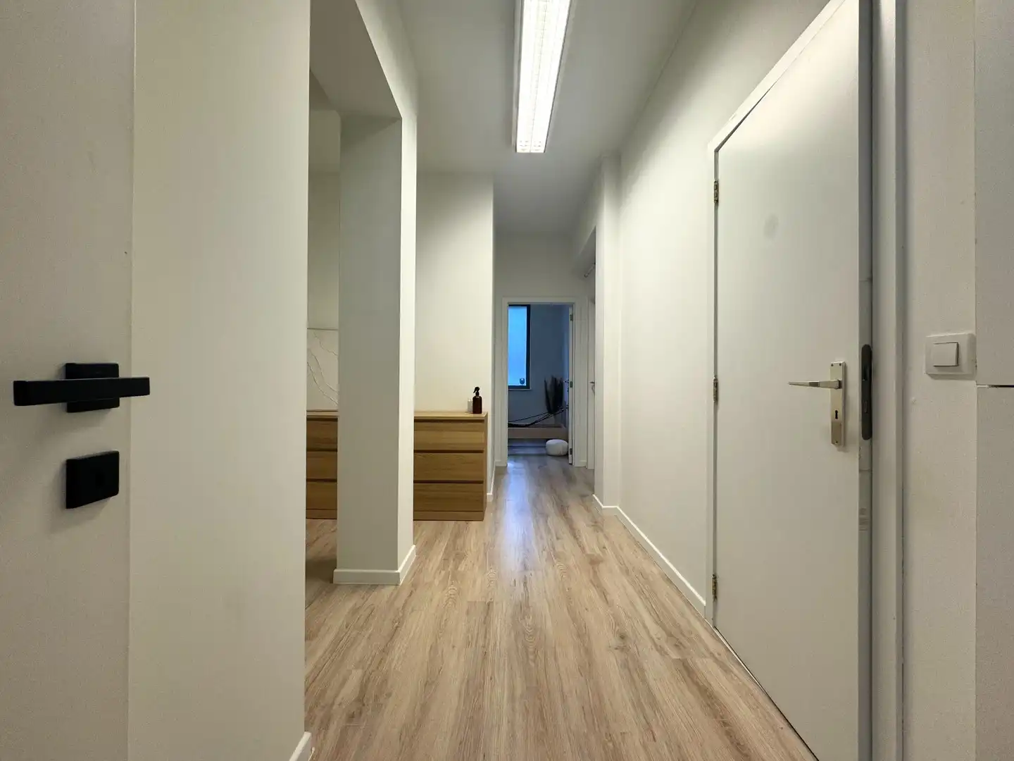Gelijkvloers handelspand te huur in Genk centrum foto 8