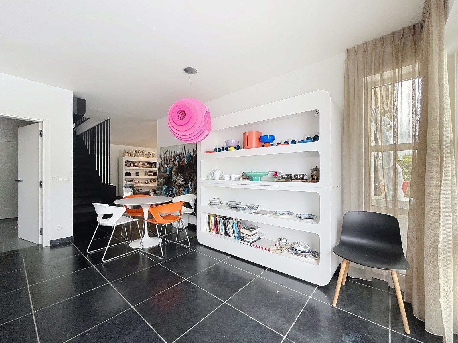 Luxueuze vrijstaande woning in rustige omgeving met zwembad foto 8